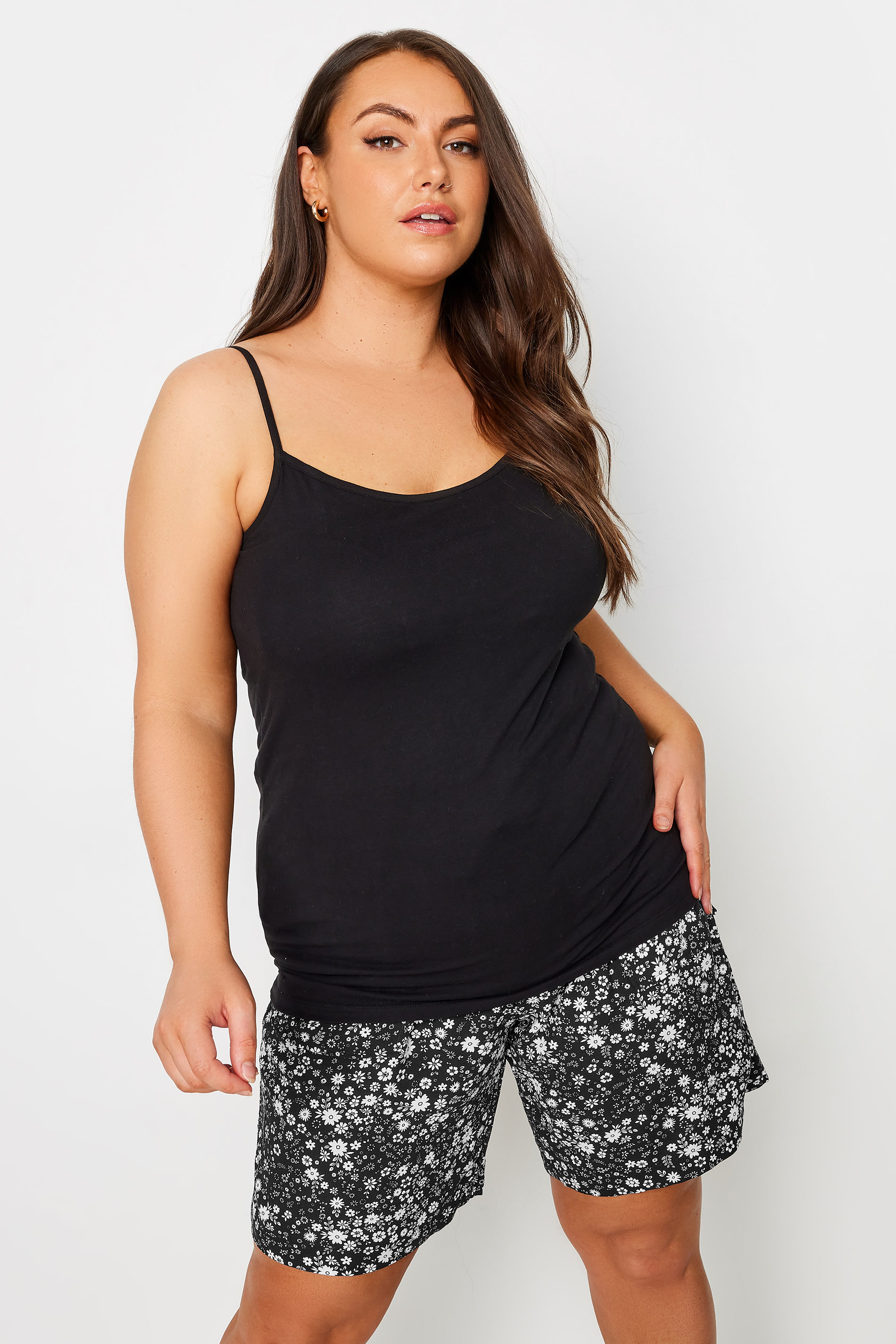 YOURS Plus Size Black Ditsy Floral Print Paperbag Shorts | Yours Clothing 2