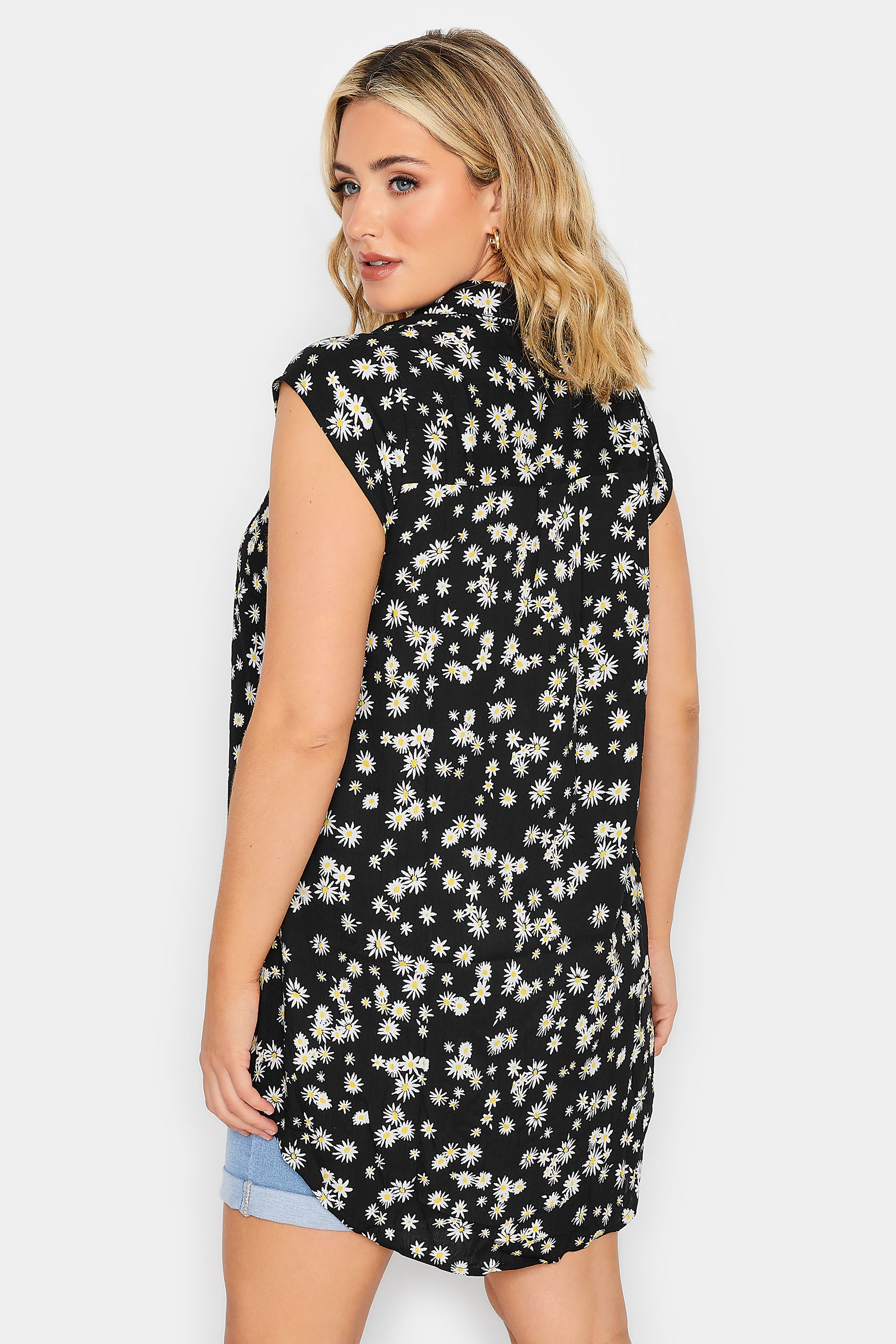 YOURS Plus Size Black Daisy Print Sleeveless Blouse | Yours Clothing 3
