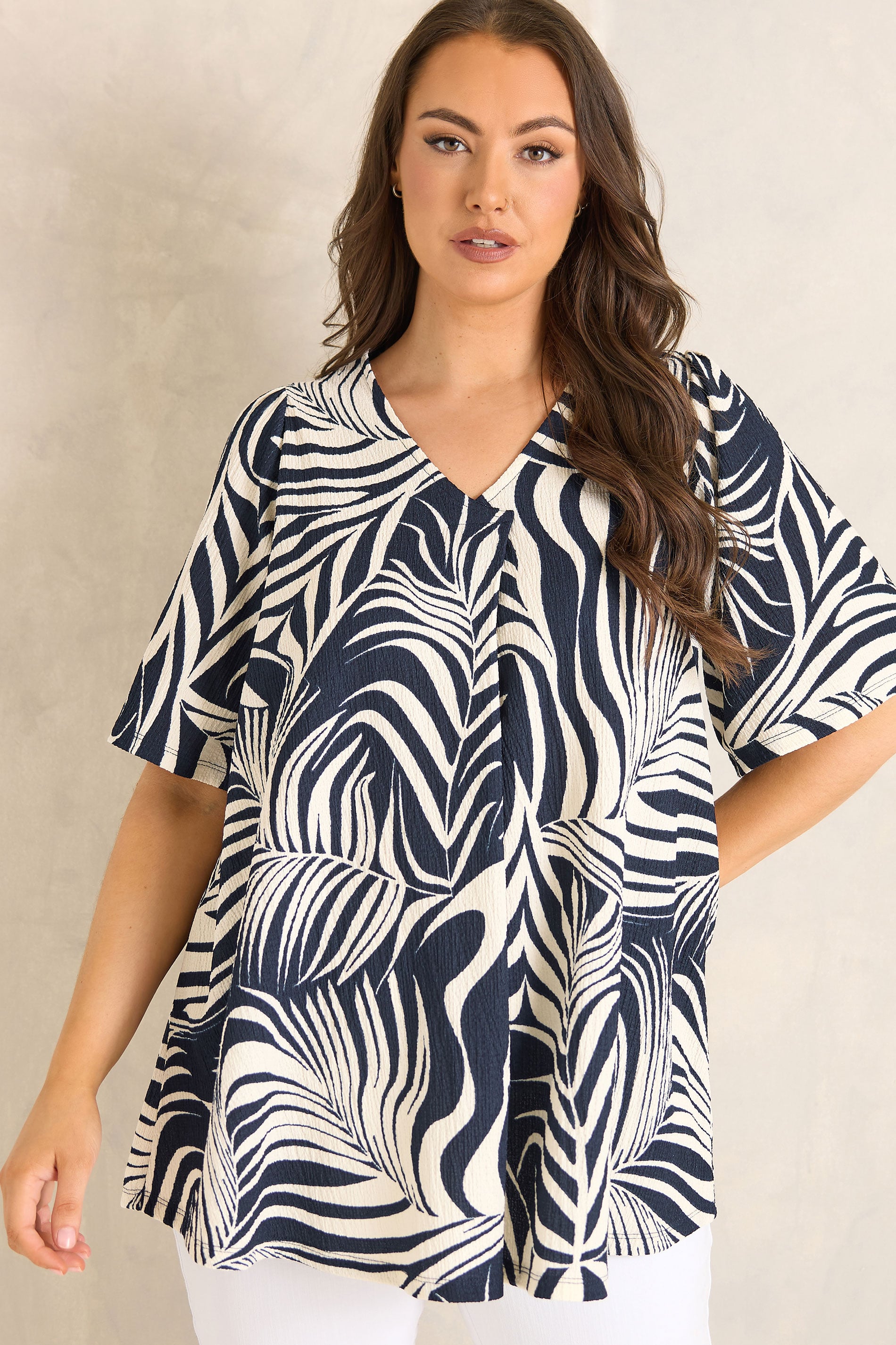 EVANS Plus Size Navy Blue Leaf Print Pleat Front Top | Evans  3
