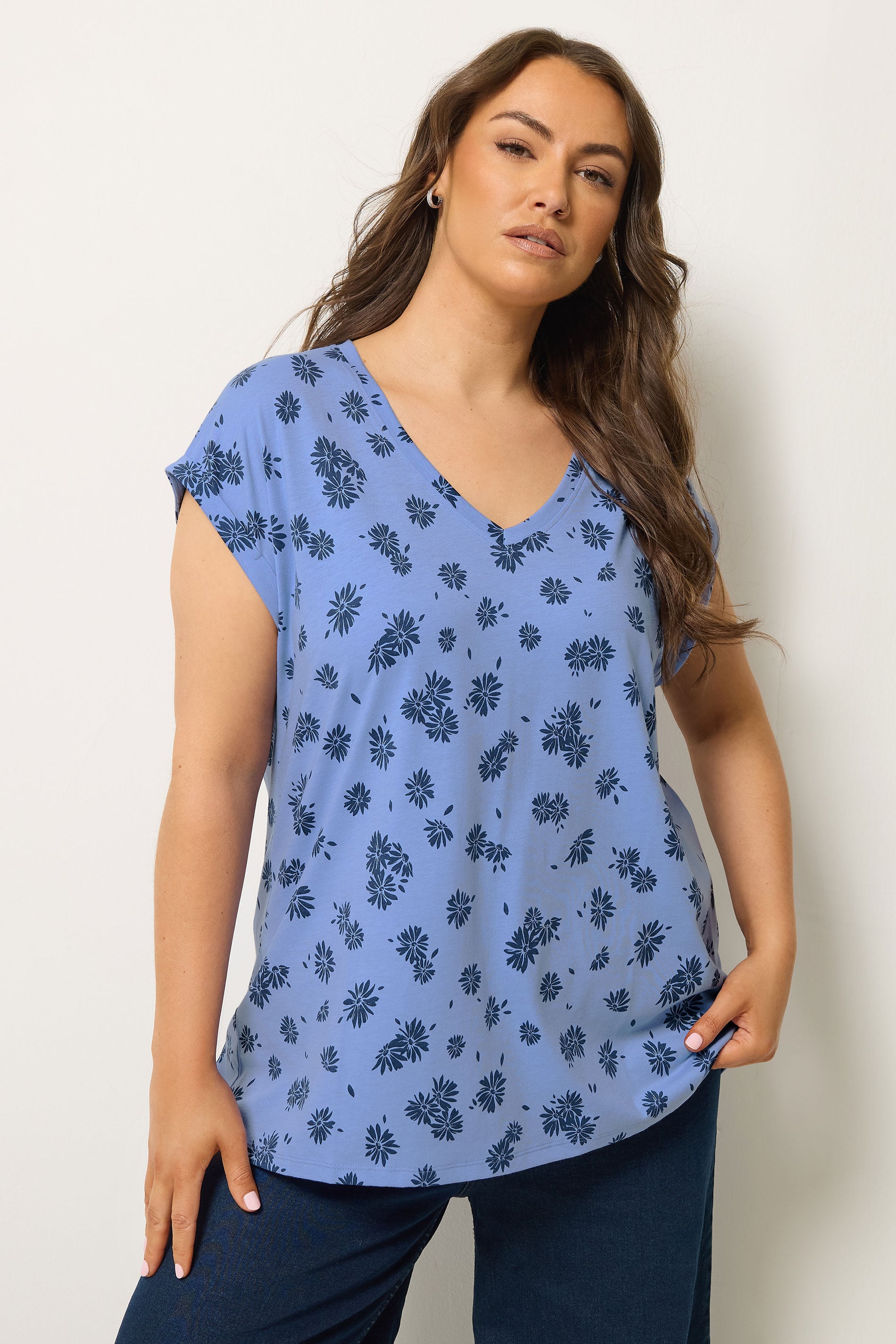 YOURS Plus Size Blue Daisy Print V-Neck T-Shirt | Yours Clothing 3