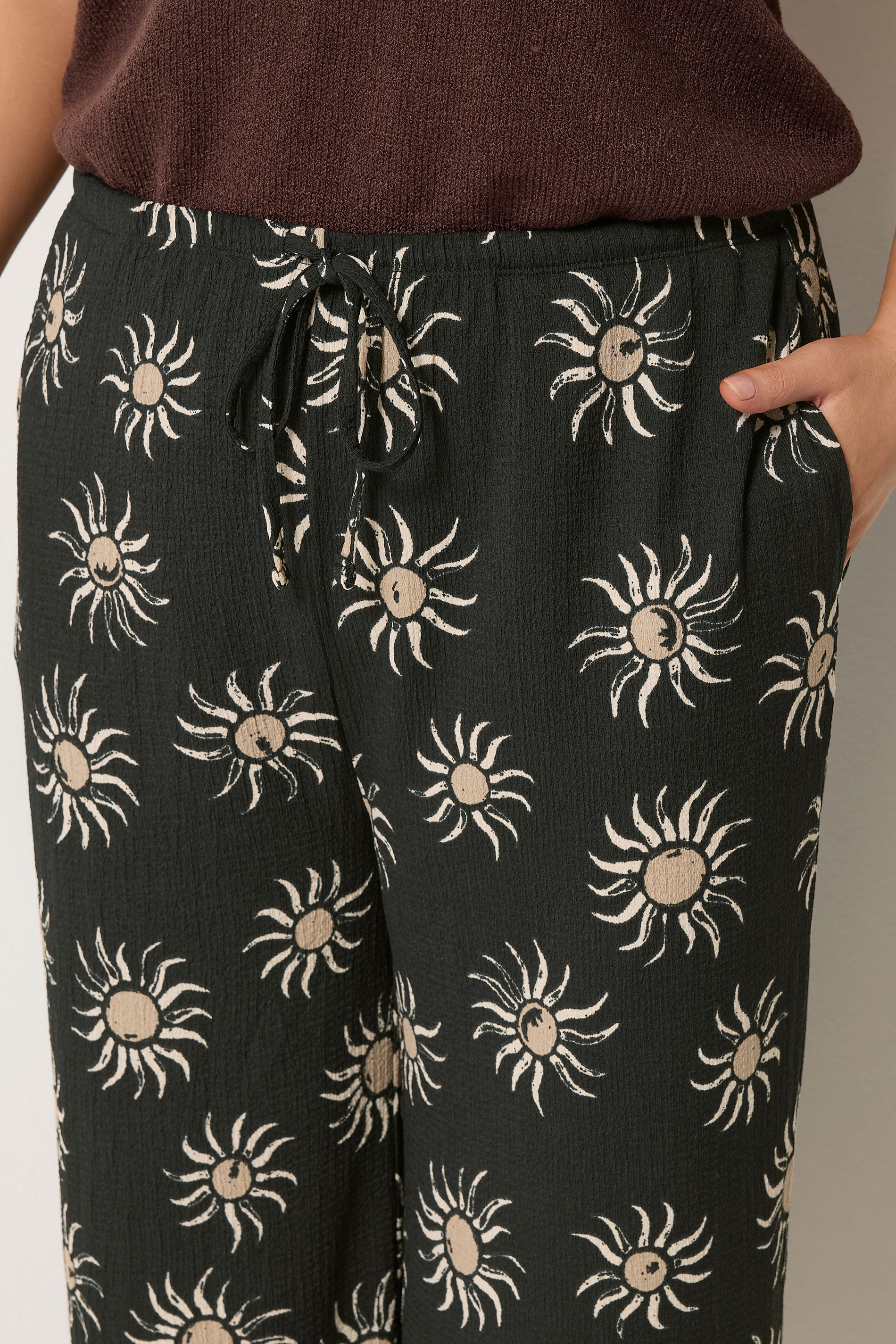 YOURS Plus Size Black Sun Print Cropped Wide Leg Trousers | Yours Clothing 4