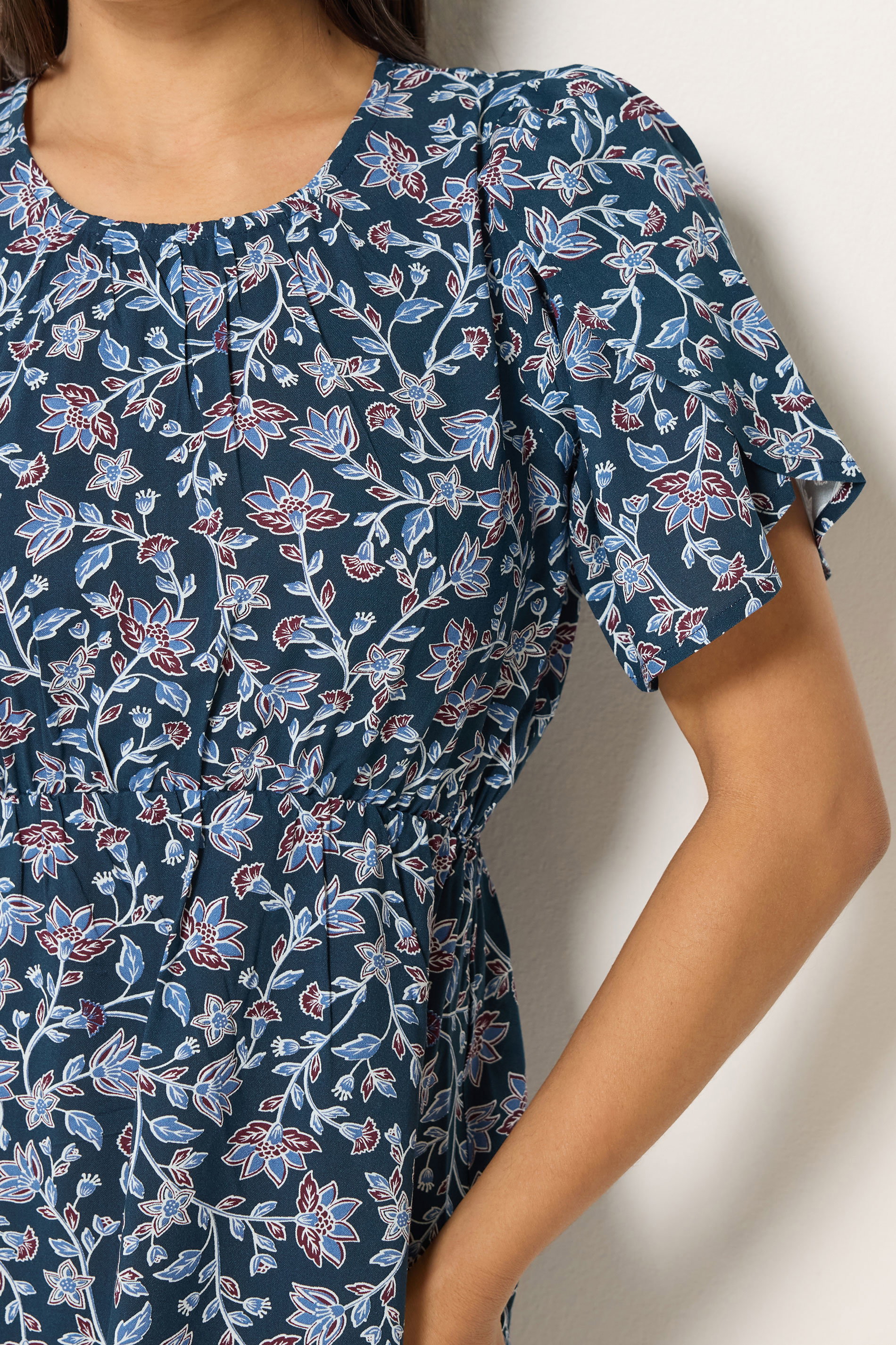 M&Co Petite Blue Floral Print Tulip Sleeve Dress | M&Co 4