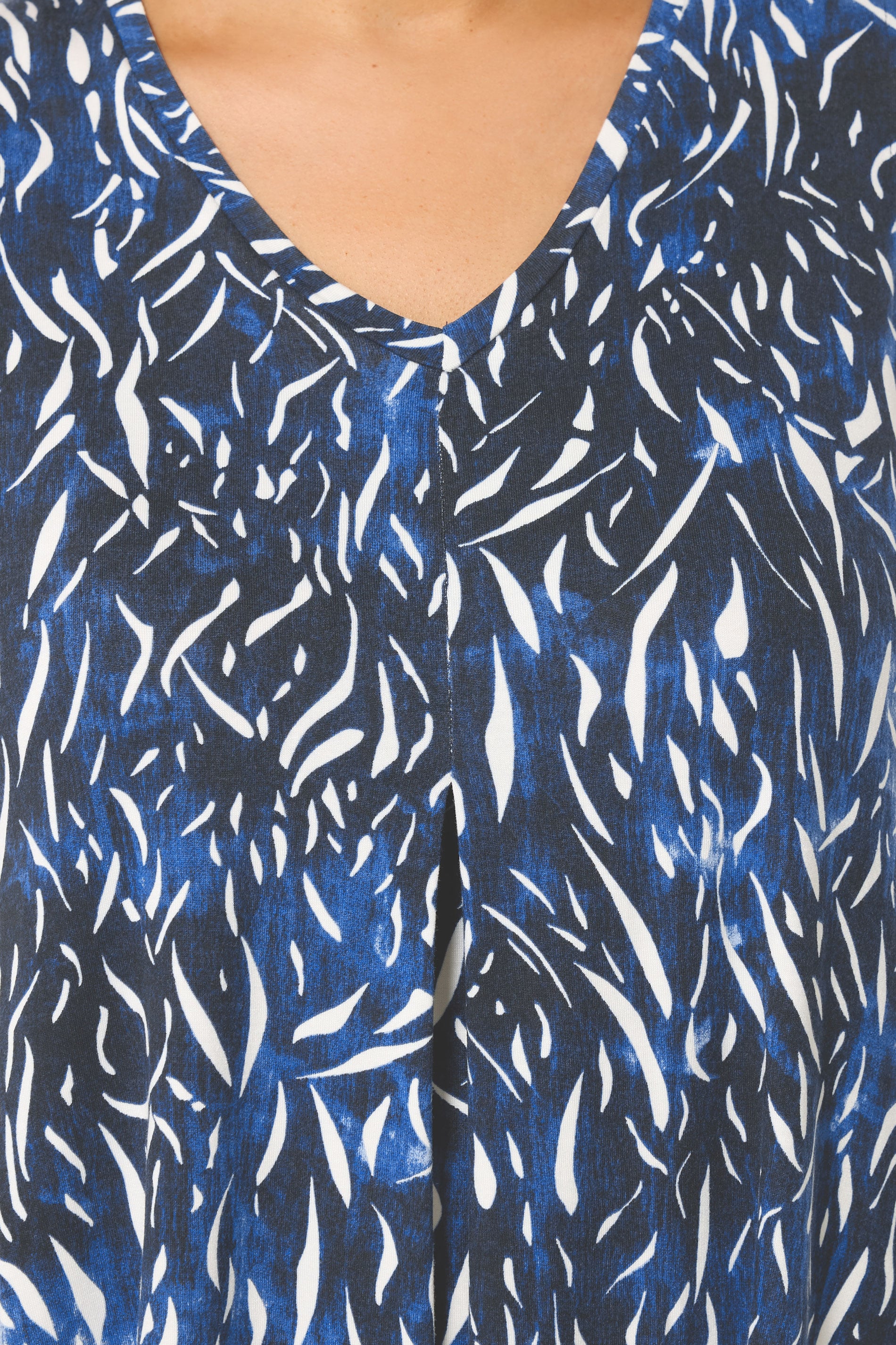 YOURS Plus Size Navy Blue Abstract Pleat Vest Top | Yours Clothing 4