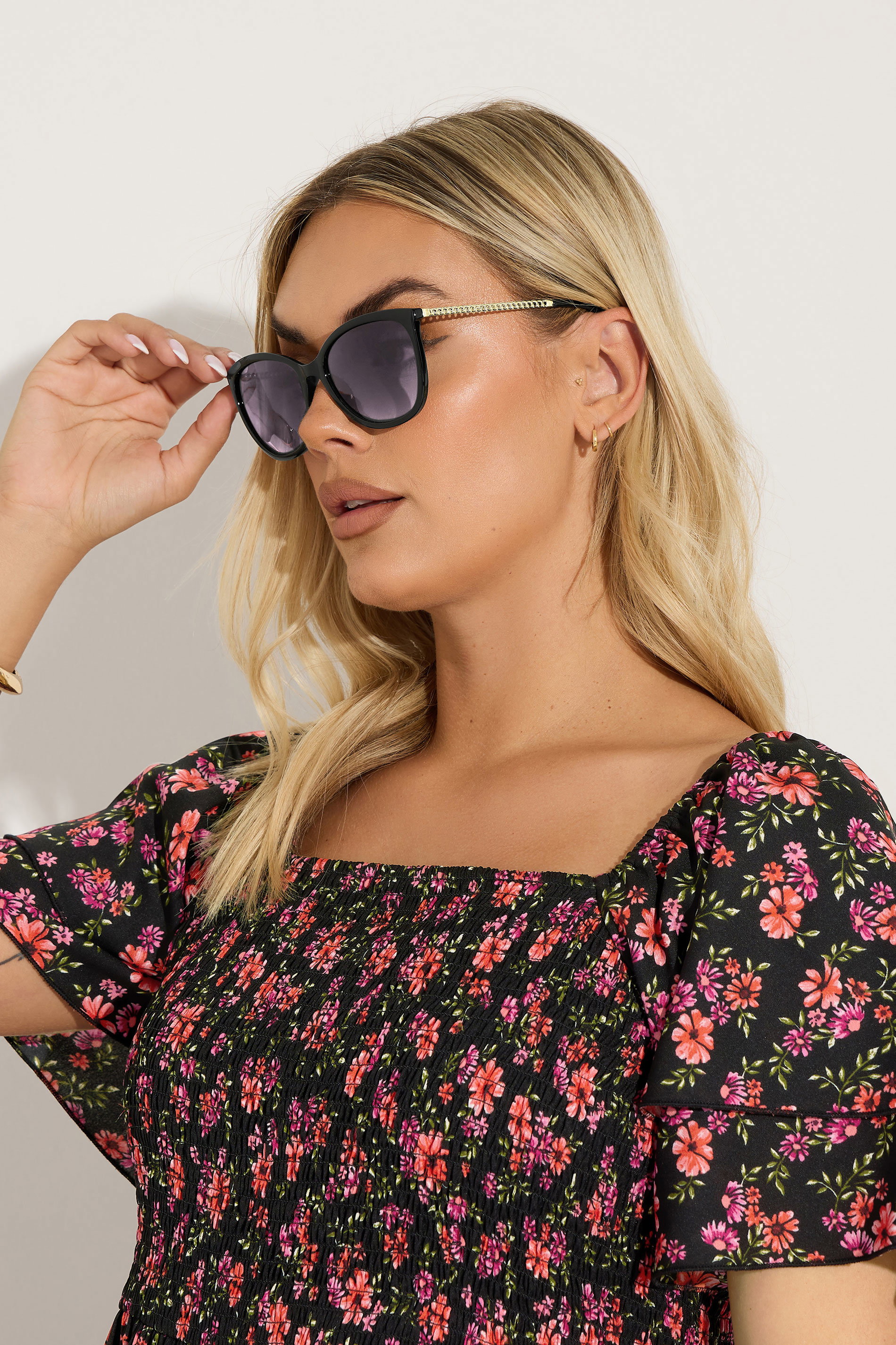 thumbnail image 2 of Women's Oversized Rhinestone Chain Sunglasses - Butterfly Style Diva Shades 2 of 5