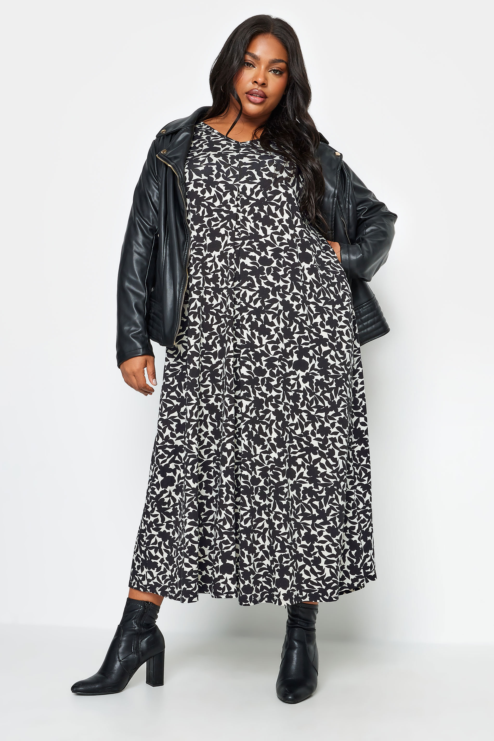 YOURS Plus Size Black & White Floral Print Swing Maxi Dress | Yours Clothing 2