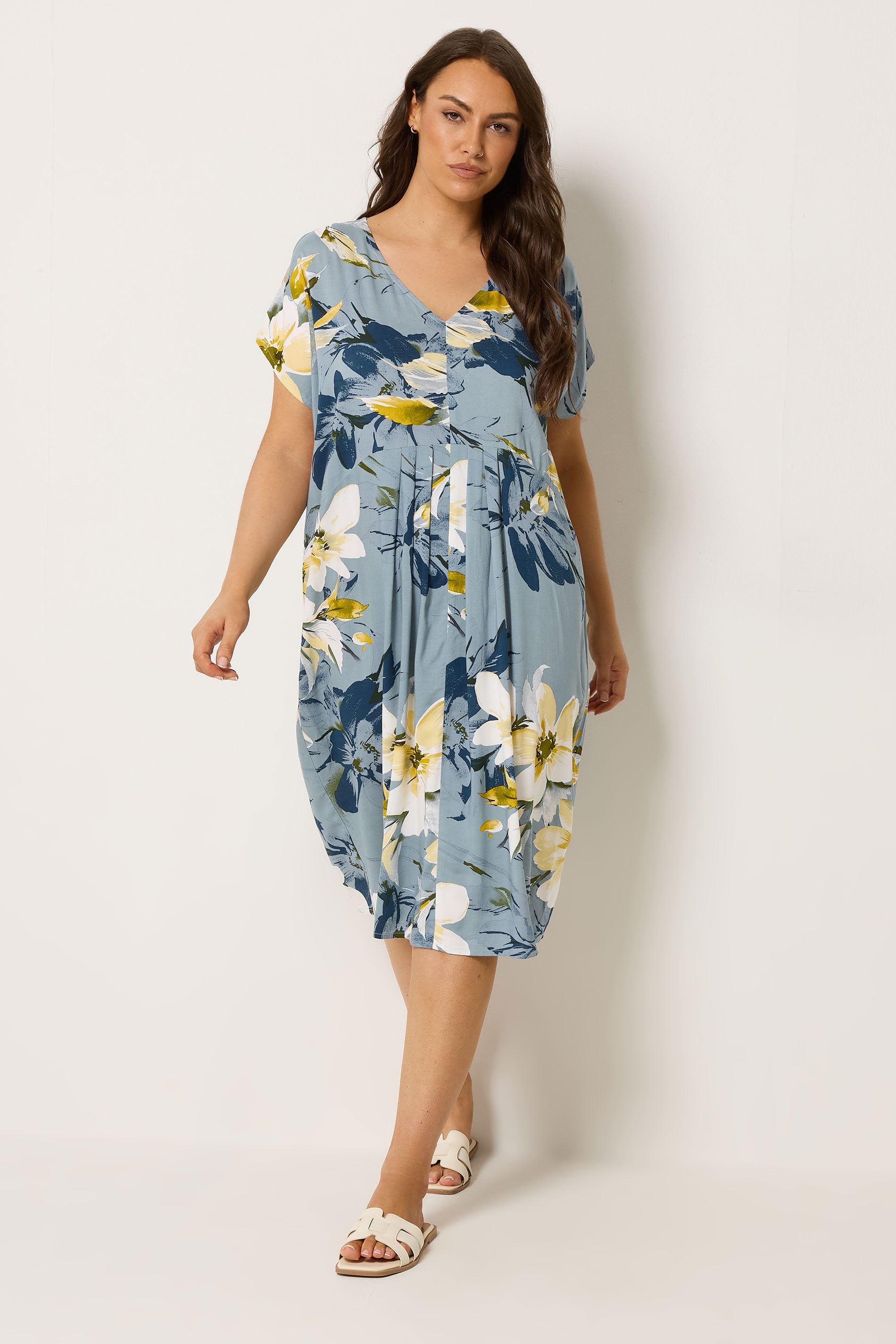 YOURS Plus Size Grey Floral Pleat Front Dress | Yours Clothing 3