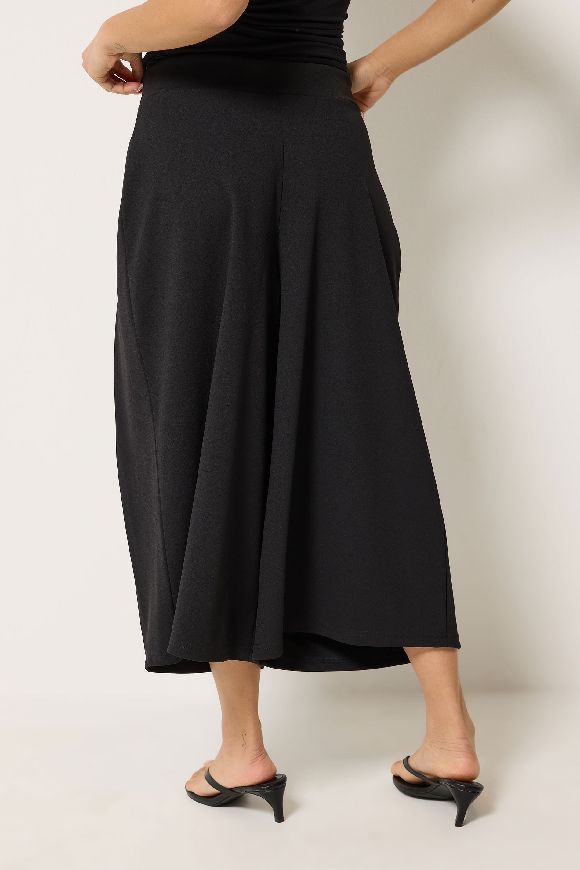PixieGirl Petite Women's Black Pleated Cropped Wide Leg Trousers | PixieGirl 2