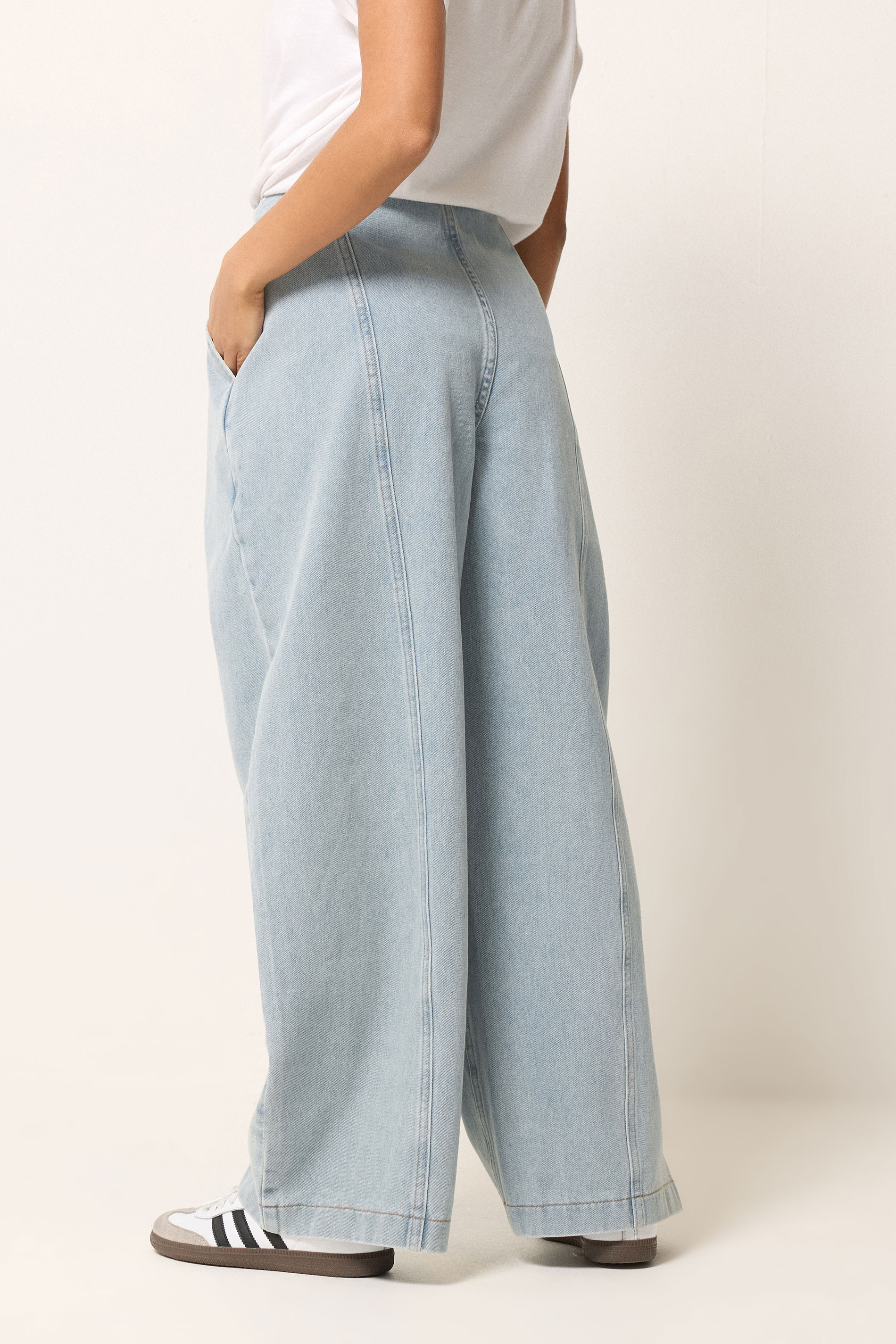 PixieGirl Petite Women's Light Blue Seam Front Balloon Jeans | PixieGirl 4