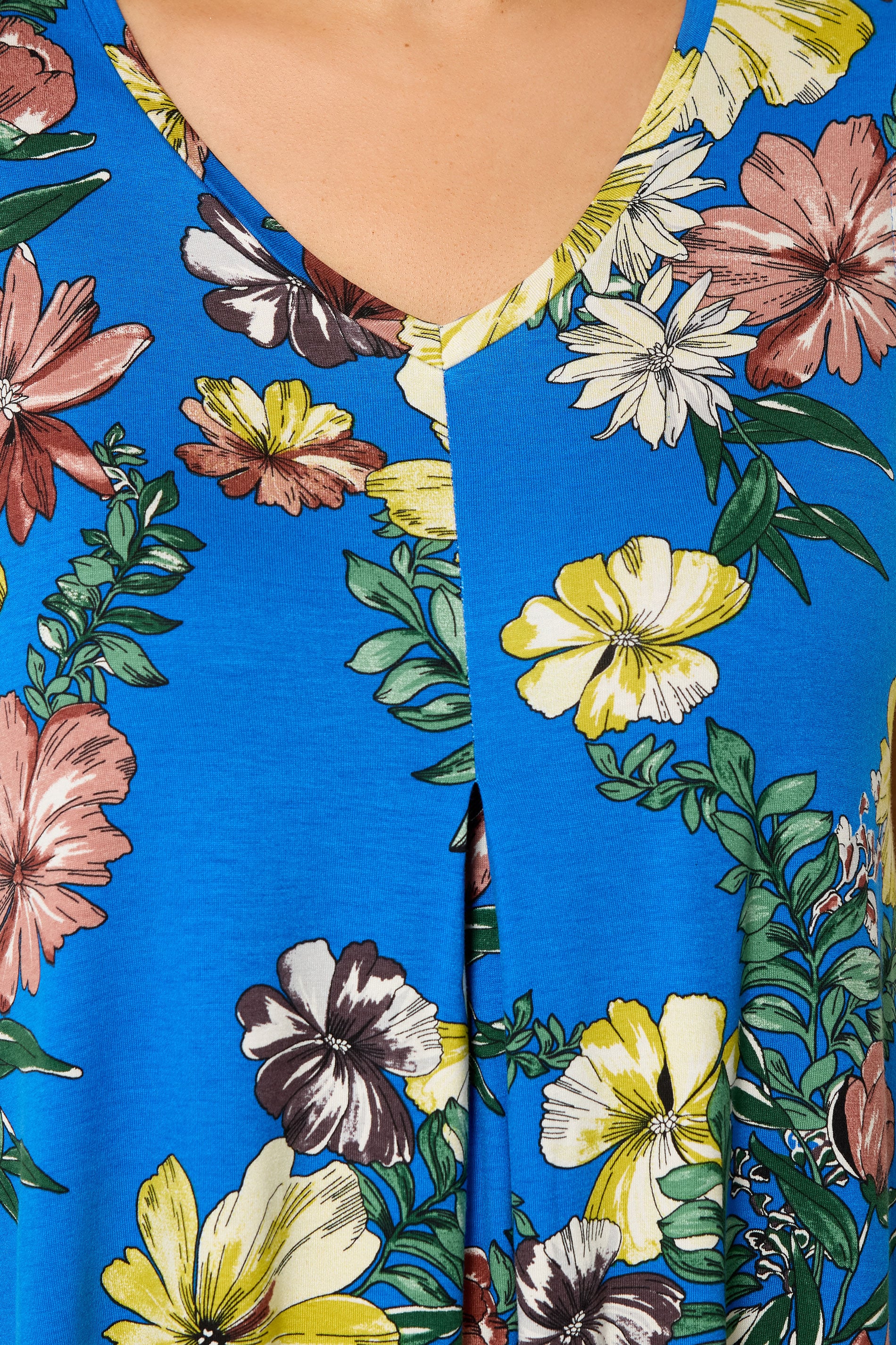 YOURS Plus Size Dark Blue Floral Pleat Vest Top  |Yours Clothing 4