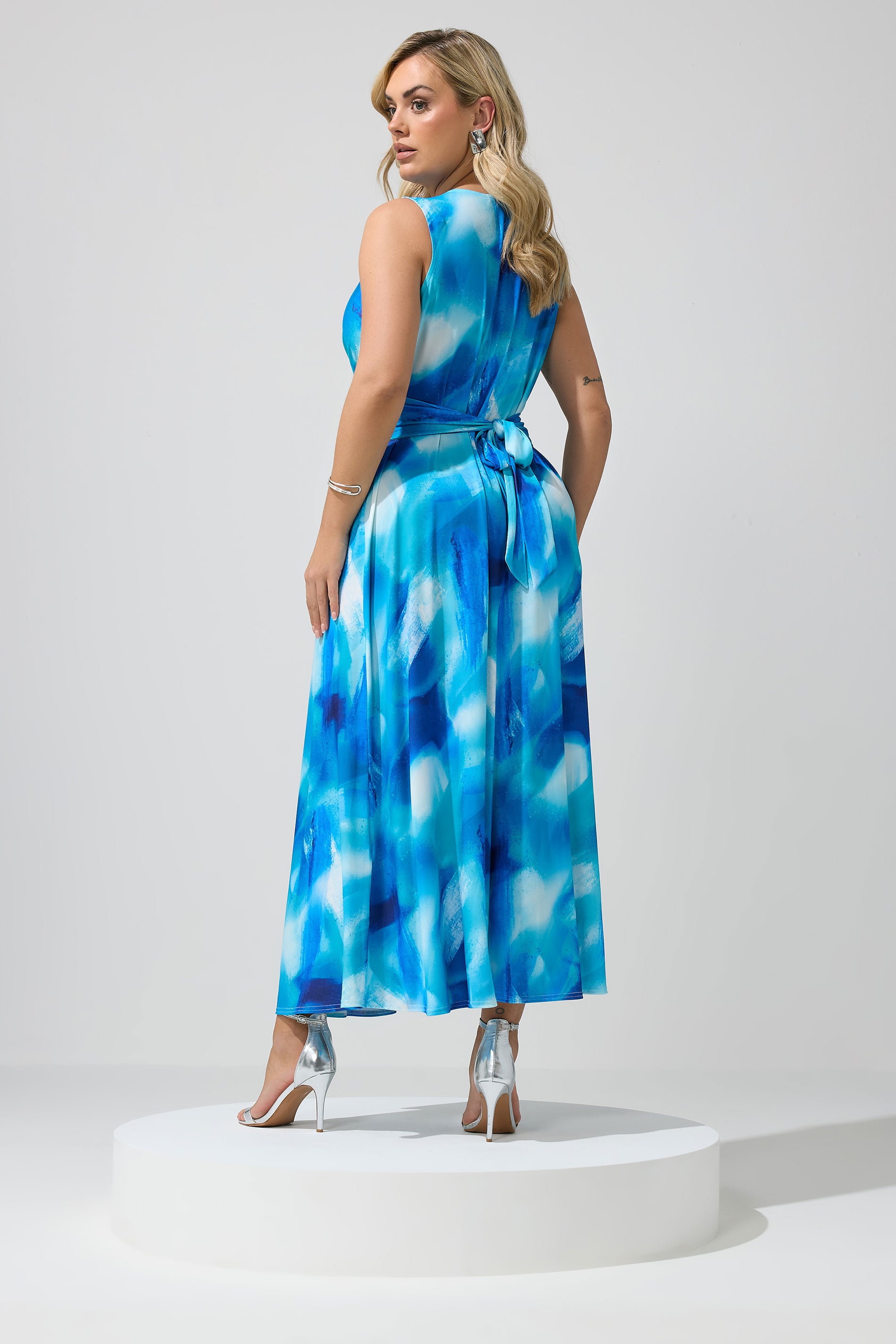YOURS LONDON Plus Size Blue Abstract Knot Detail Dress | Yours Clothing 2
