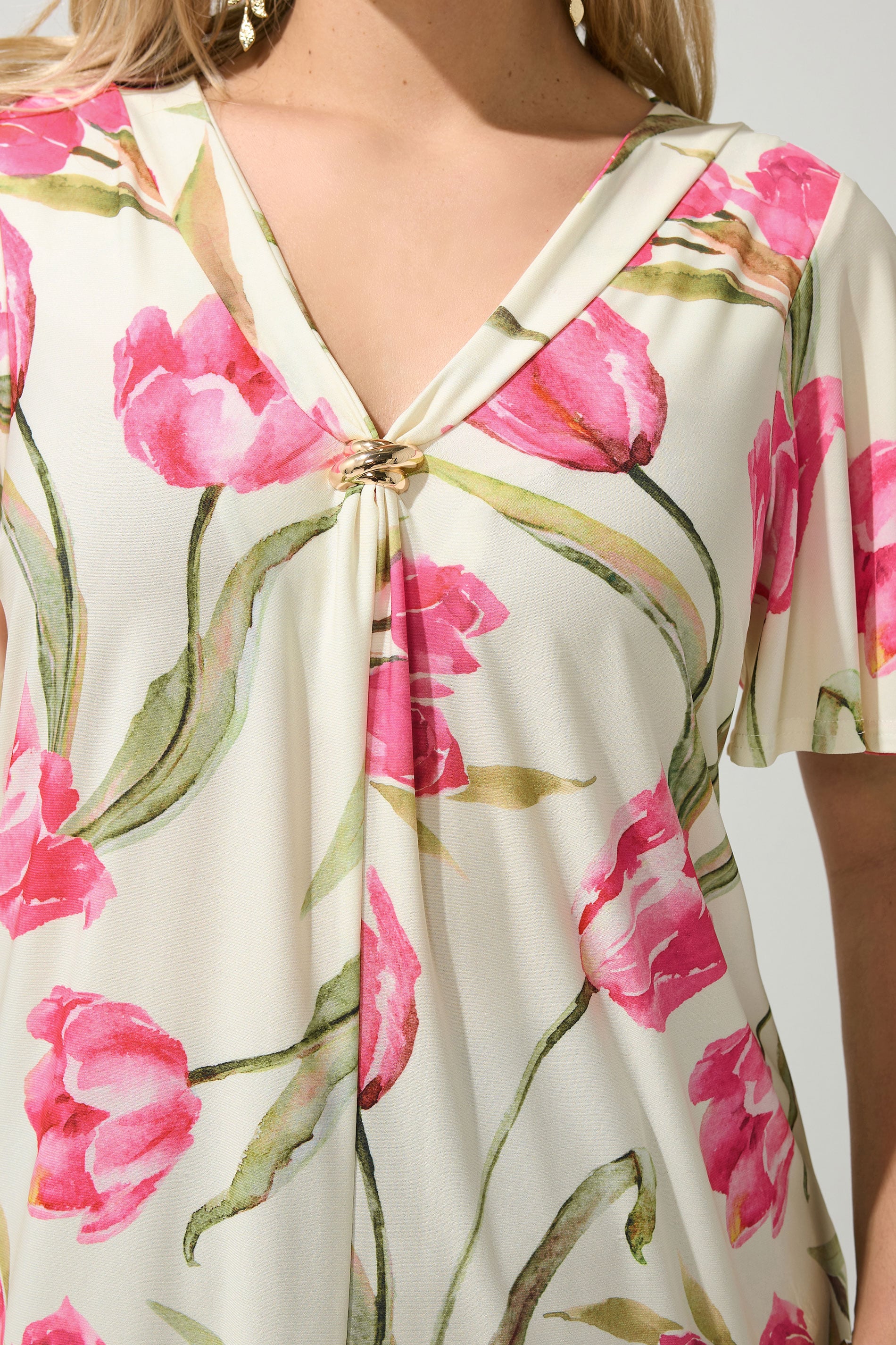 YOURS LONDON Plus Size White Floral Buckle Swing Top | Yours Clothing 4