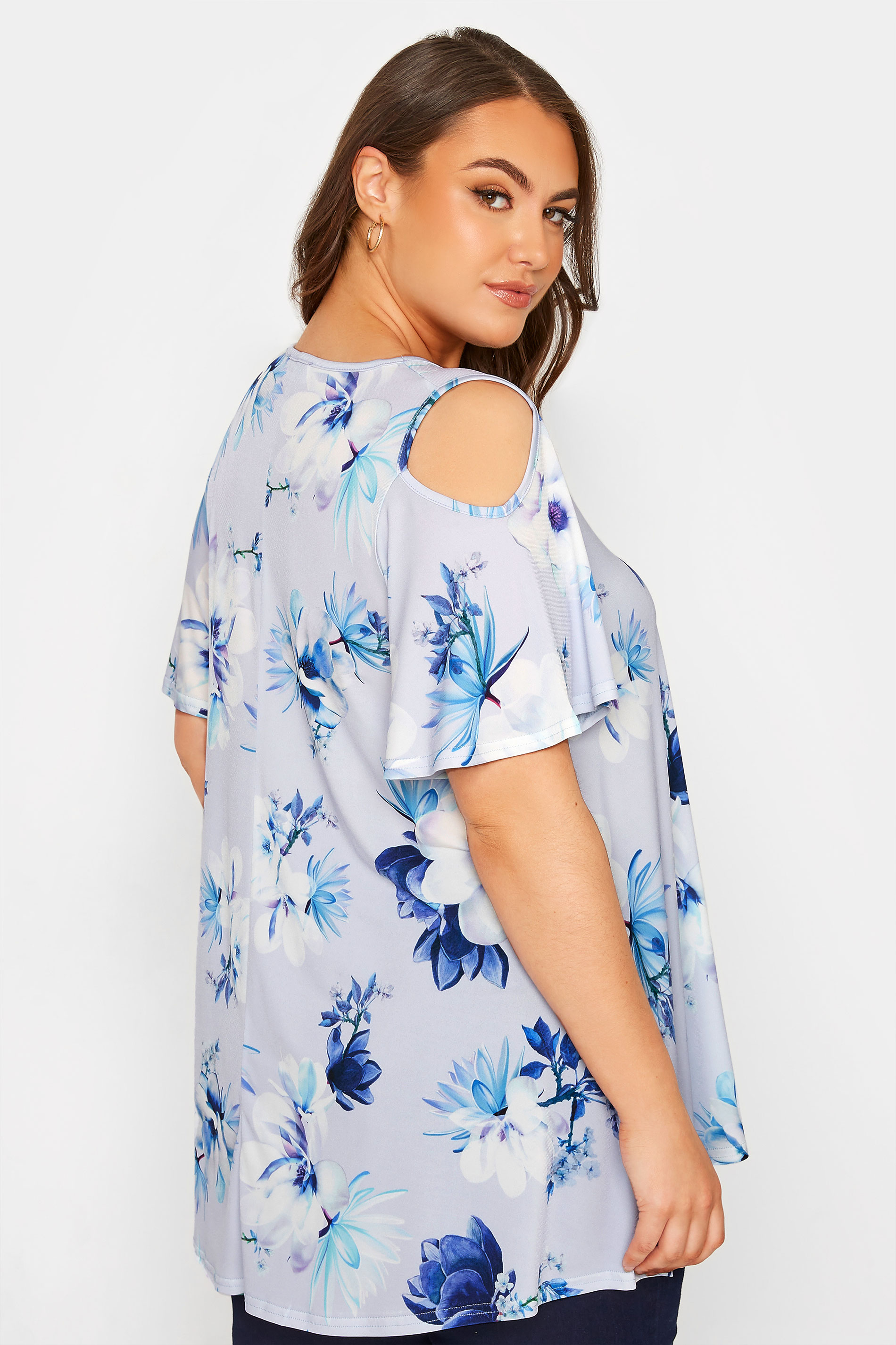 YOURS LONDON Plus Size Blue Floral Print Cold Shoulder Swing Top | Yours Clothing 3