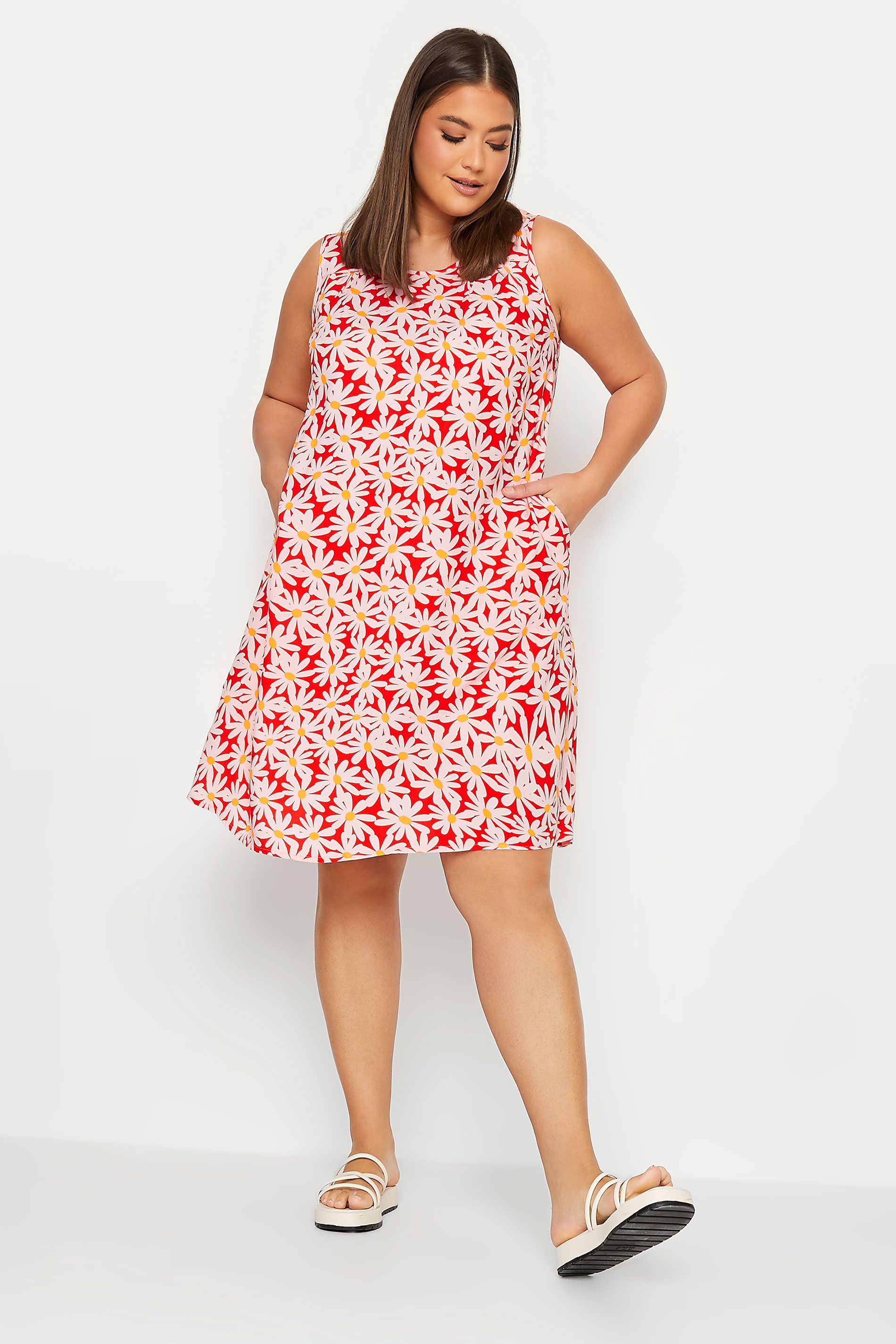 TVsæt Husk Vi ses YOURS Plus Size Red Floral Print Swing Dress | Yours Clothing
