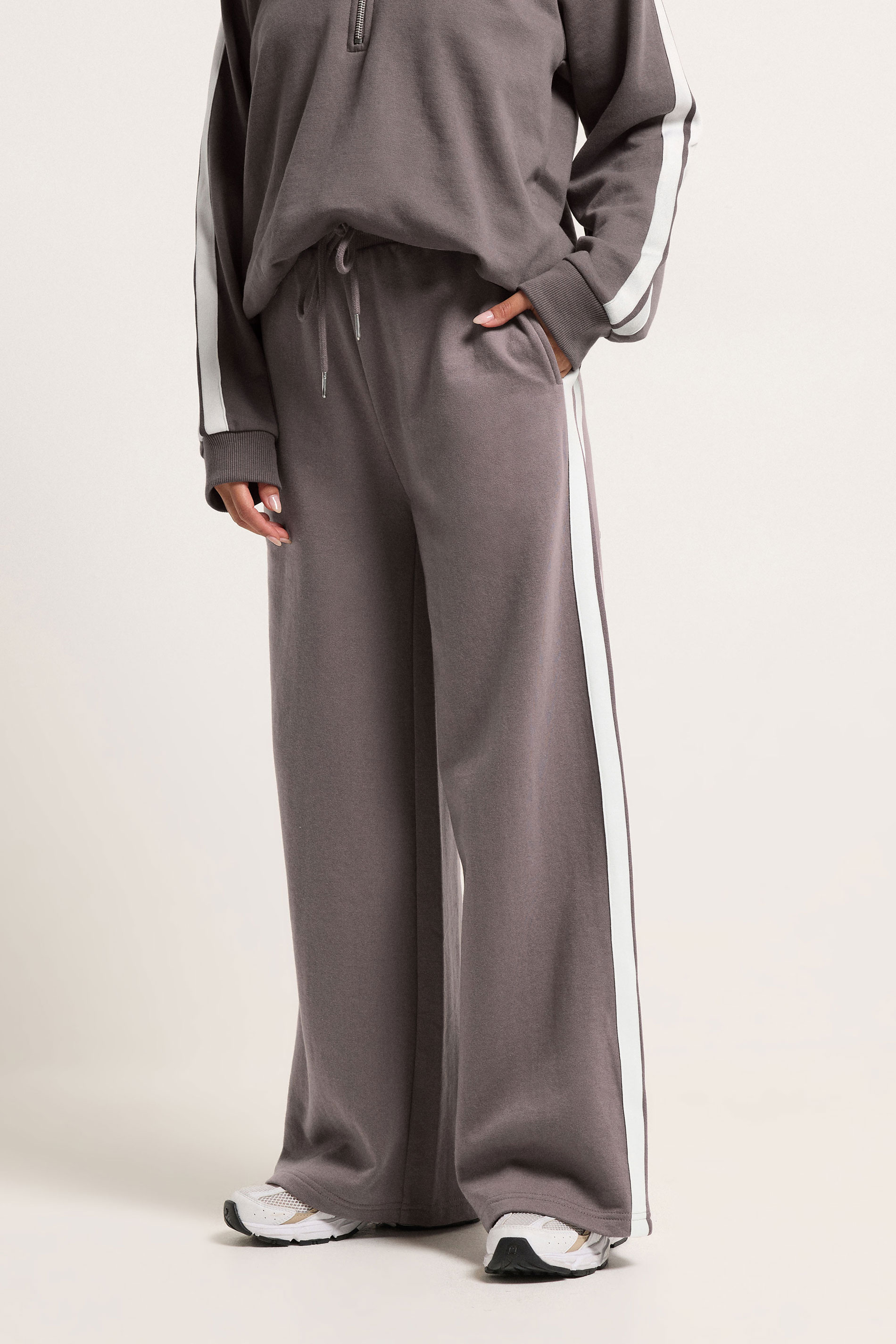 PixieGirl Petite Women's Set Purple Stripe Quarter Zip Sweatshirt & Wide Leg Joggers | PixieGirl 7