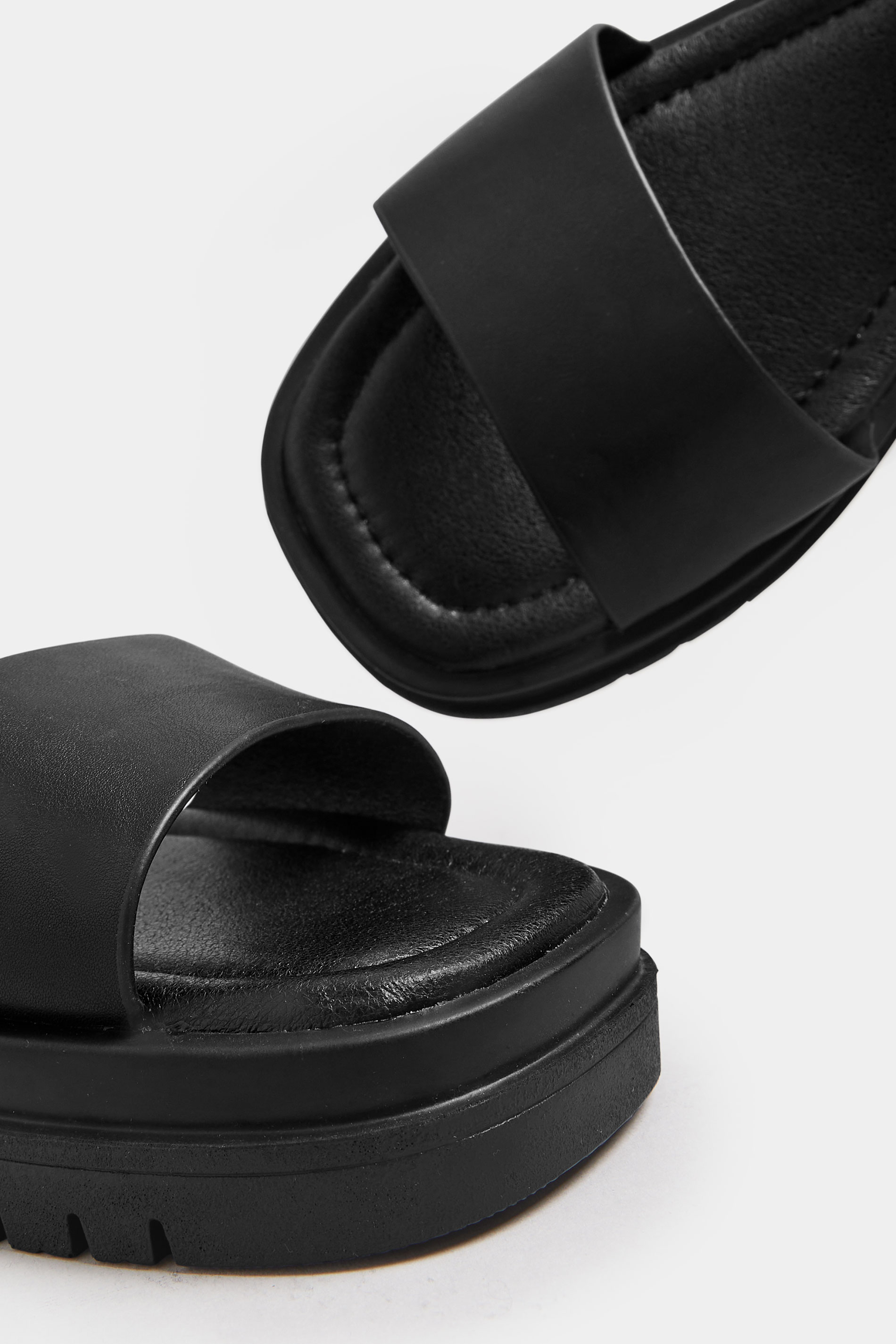 Black Flip Flops In Extra Wide EEE Fit