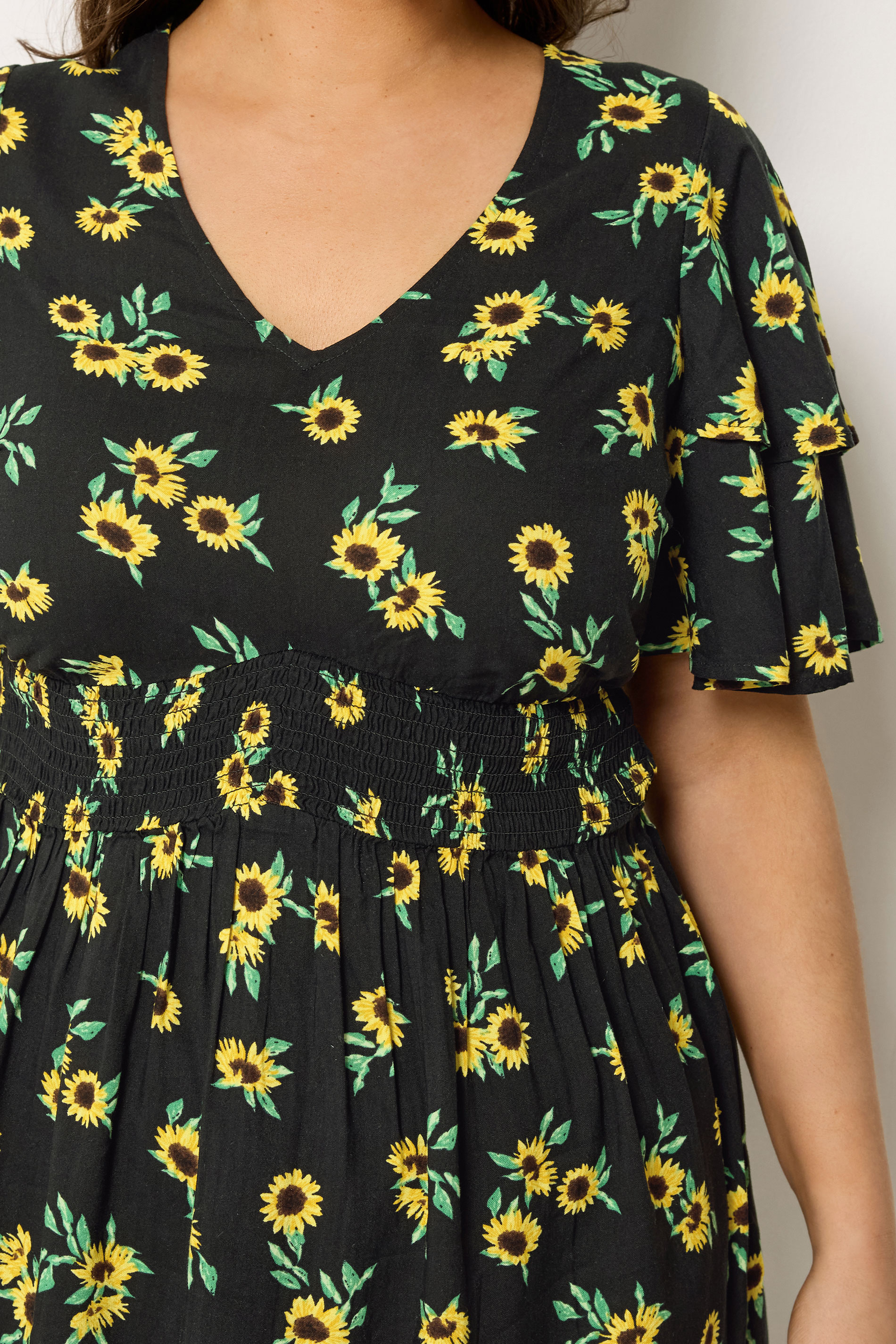 YOURS Plus Size Black Sunflower Print Flutter Sleeve Top | Yours Clothing 5