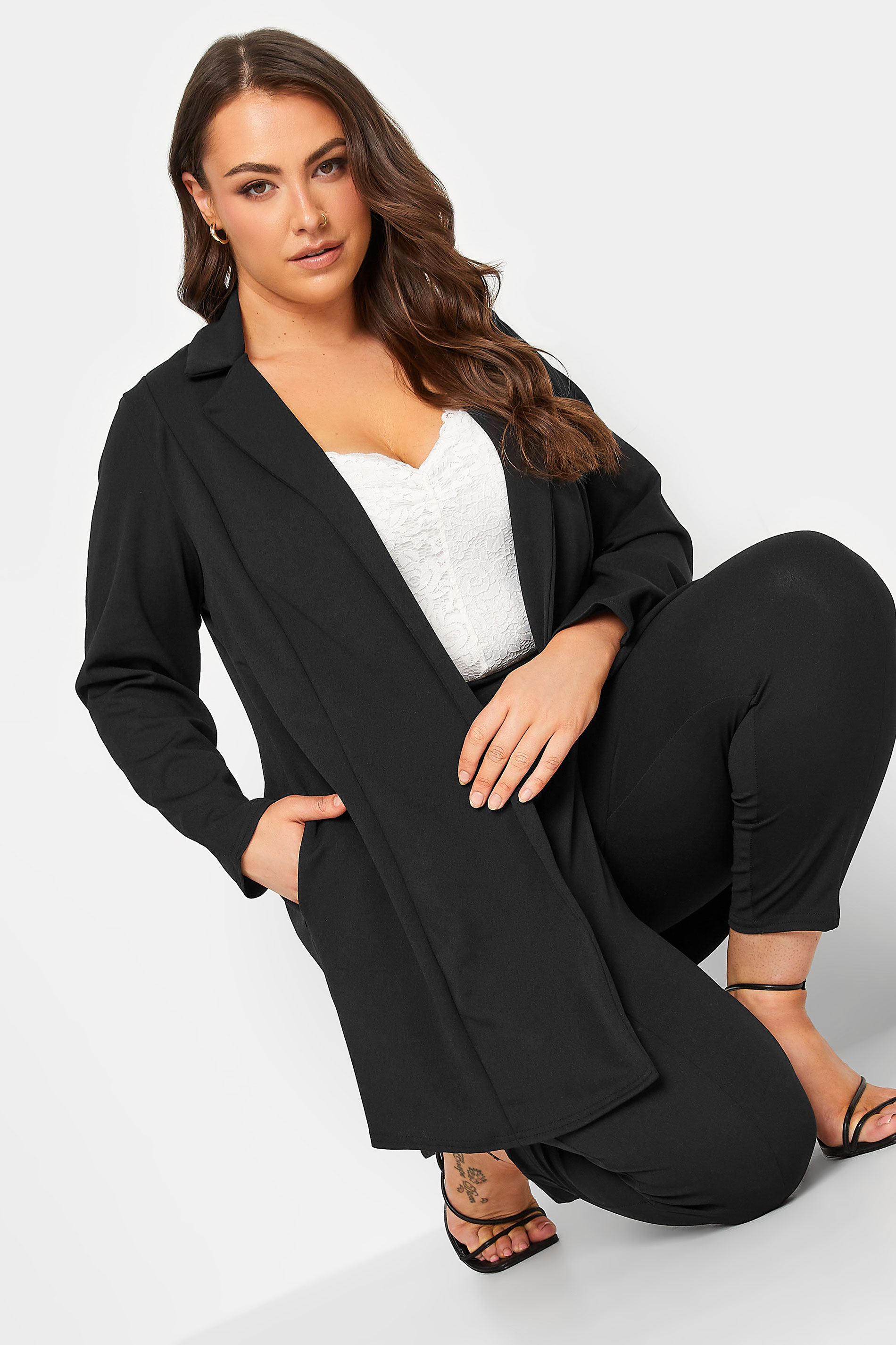 Product Video For YOURS Curve Plus Size Black Longline Blazer | Yours Clothing 1