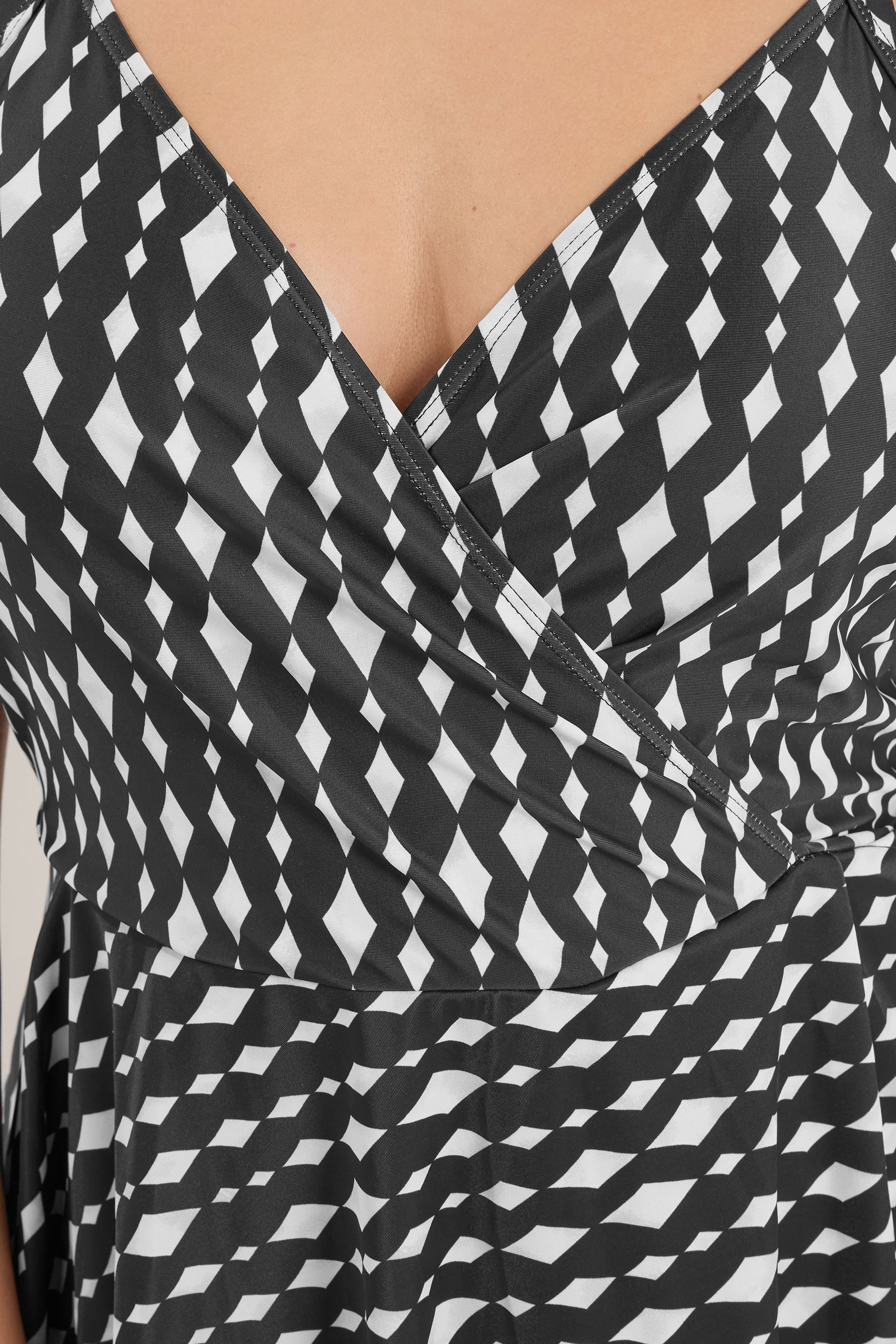 https://cdn.yoursclothing.com/Images/ProductImages/7ae22bb1-5243-43_150747_E.jpg