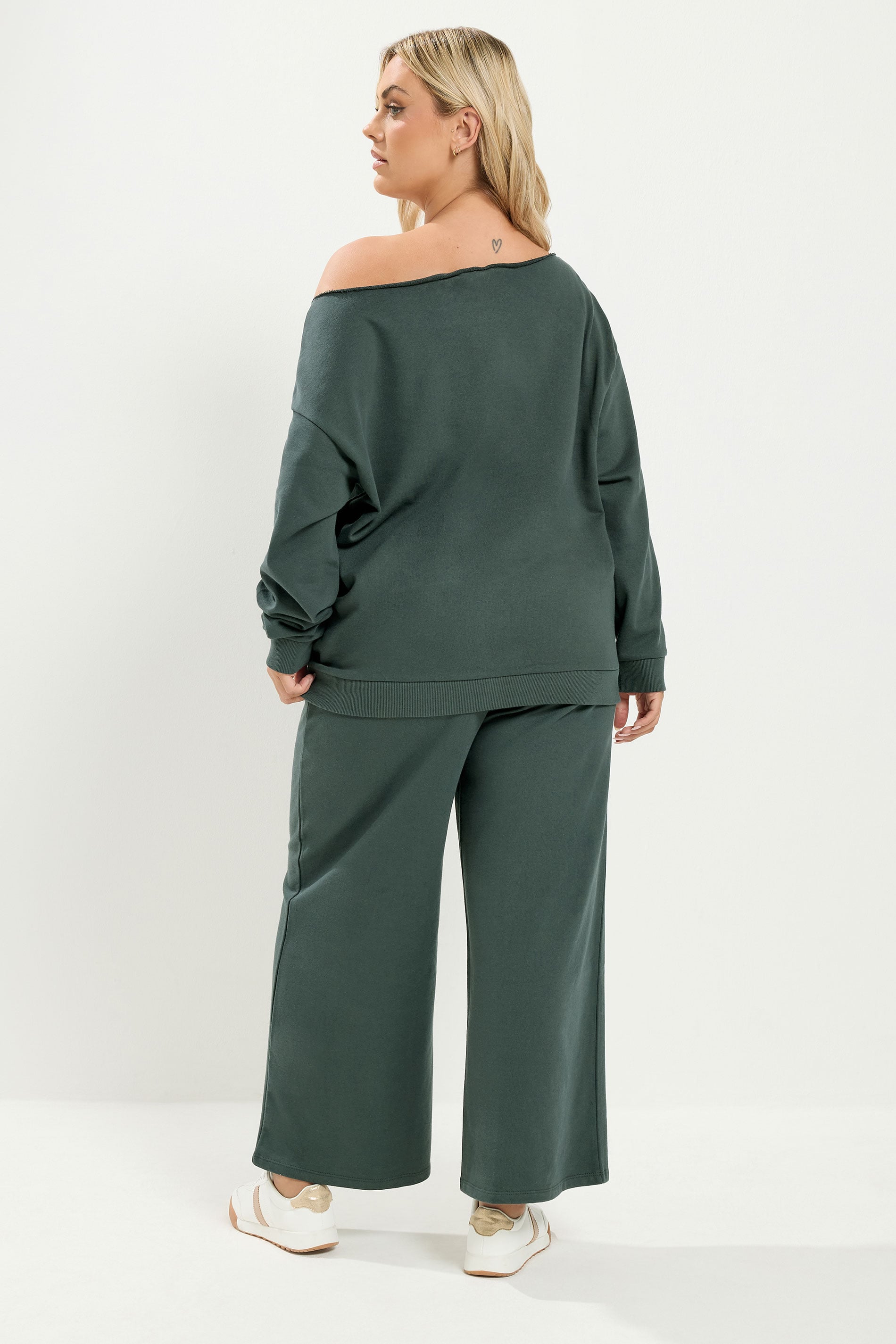YOURS Plus Size Grey 'New York' Off Shoulder Sweatshirt & Jogger Set | Yours Clothing 2