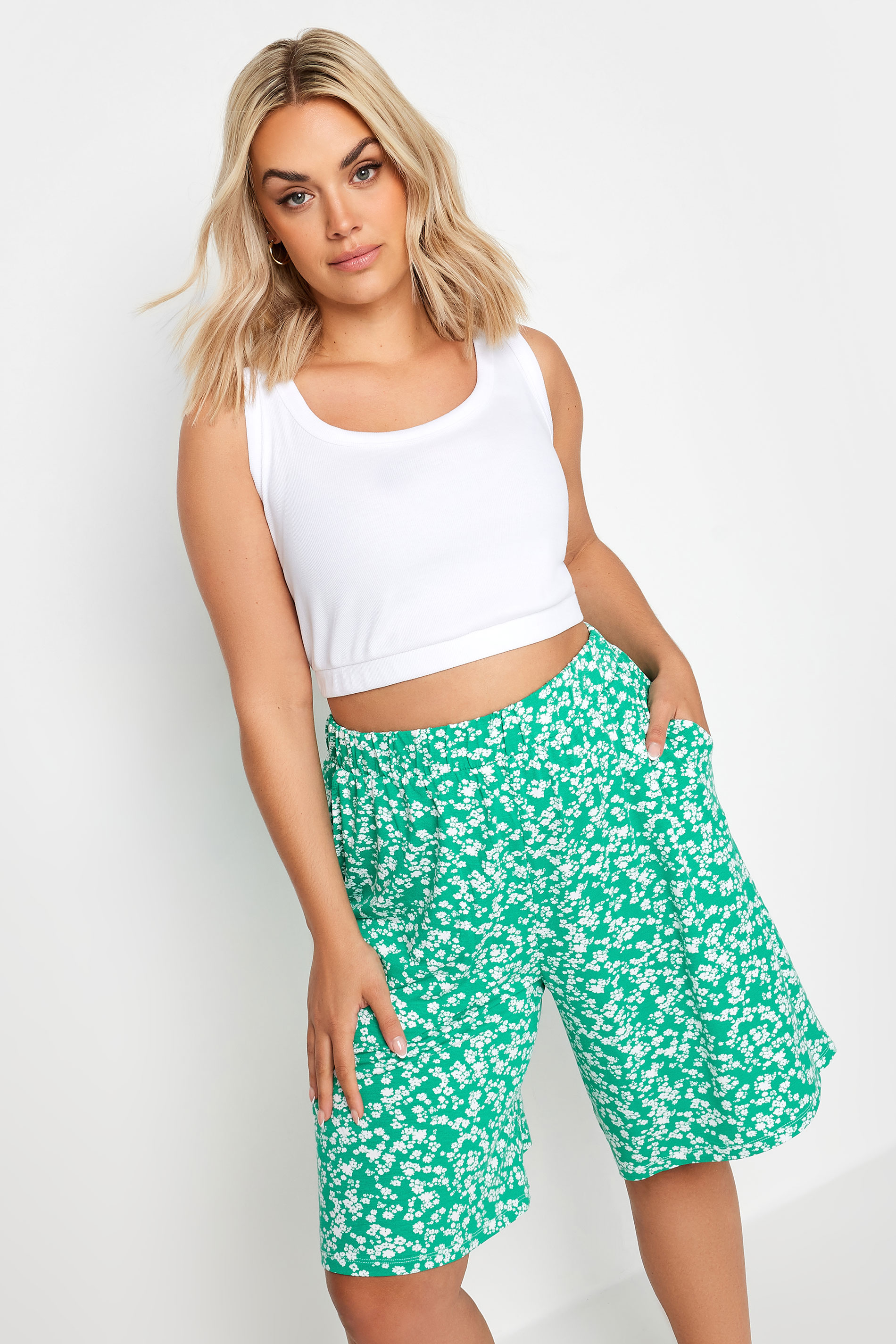 YOURS Plus Size Green Ditsy Floral Print Pull On Shorts | Yours Clothing 2