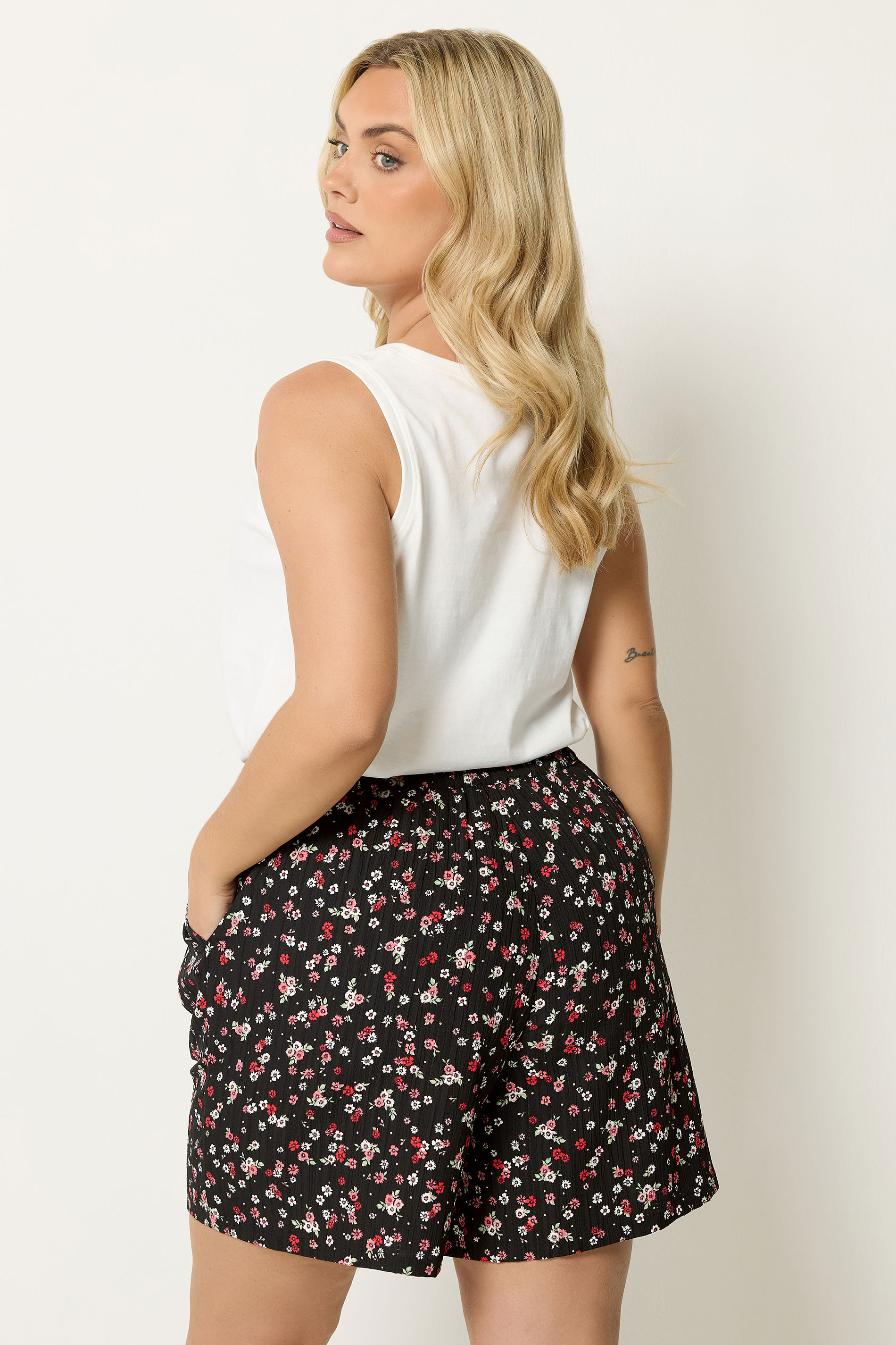 YOURS Plus Size Black & Red Ditsy Floral Shorts | Yours Clothing 2