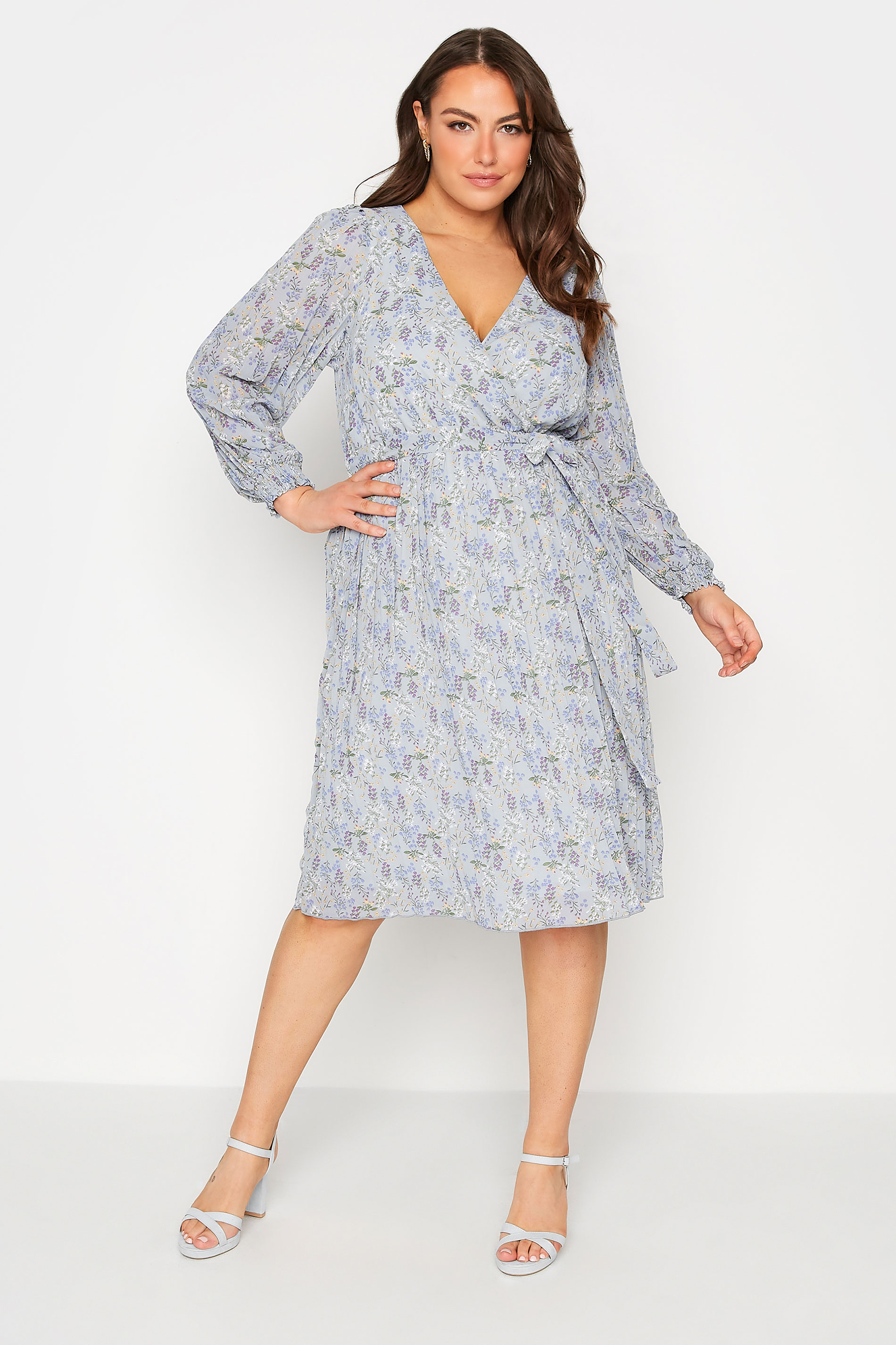 Robes Grande Taille Grande taille  Robes Occasions Spéciales | YOURS LONDON - Robe Bleue Pastel Design Cache-Coeur Floral - QP48594