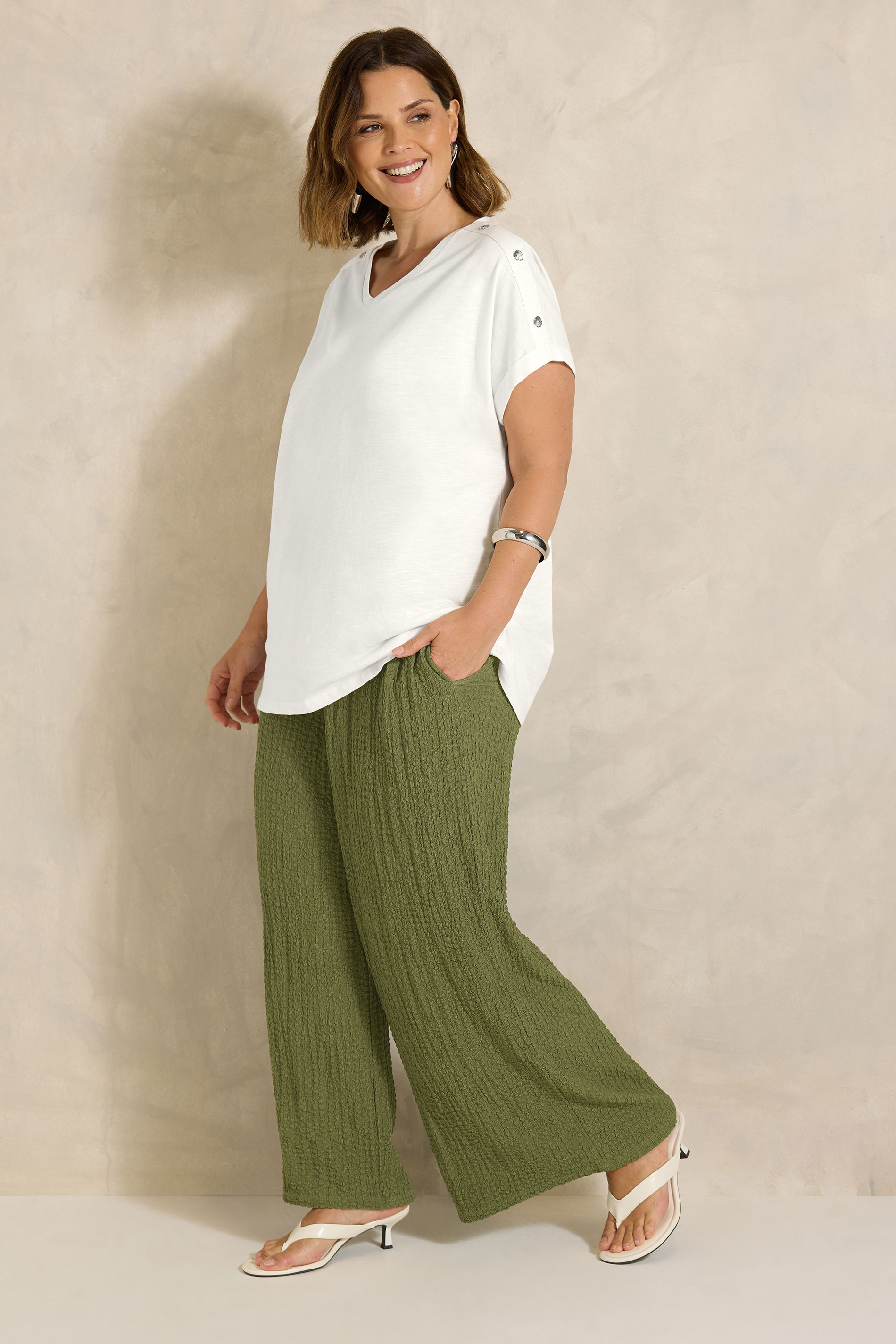 EVANS Plus Size Khaki Green Crinkle Wide Leg Trousers | Evans 3