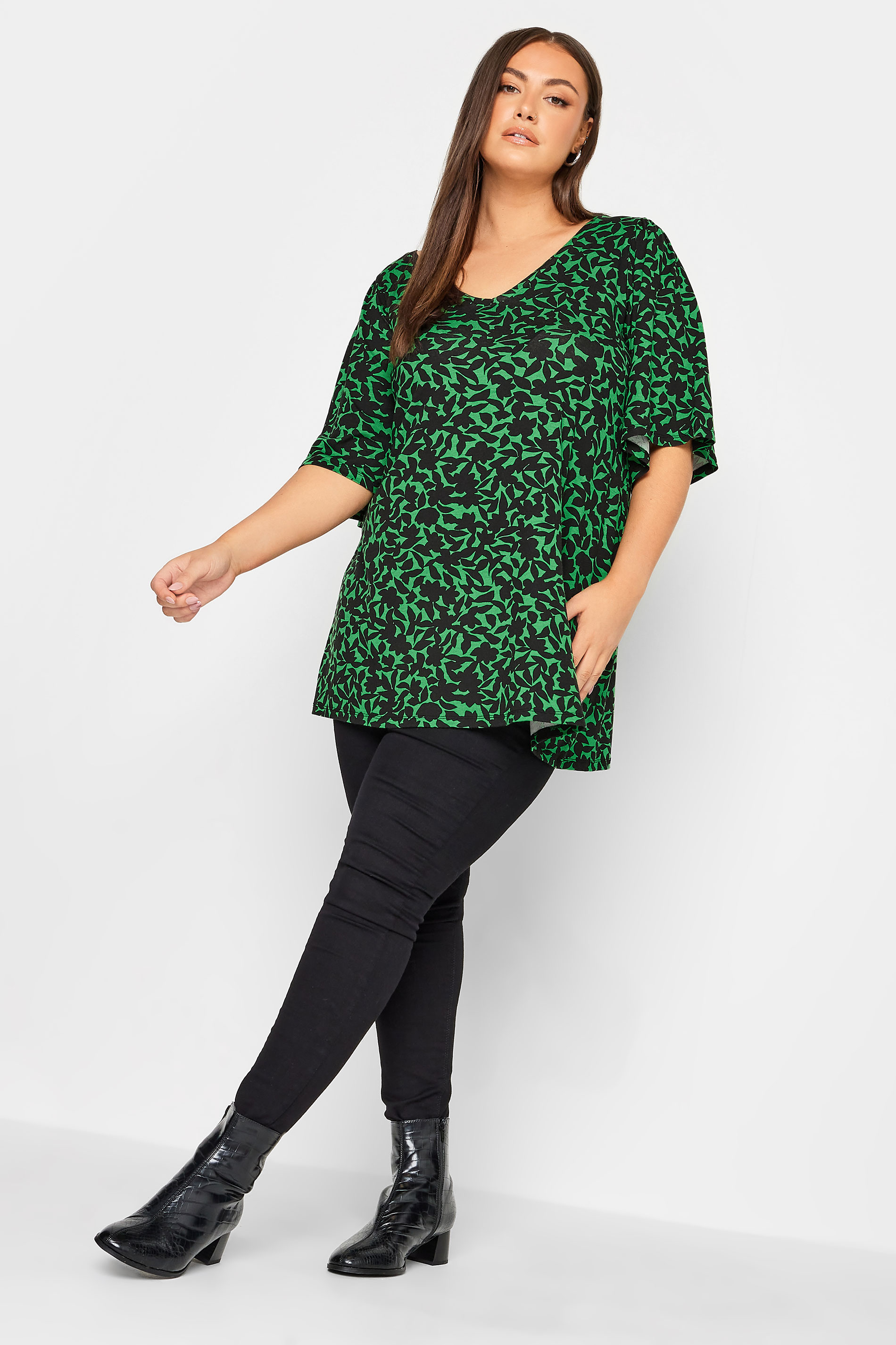 YOURS Plus Size Green Floral Print V-Neck T-Shirt | Yours Clothing 2