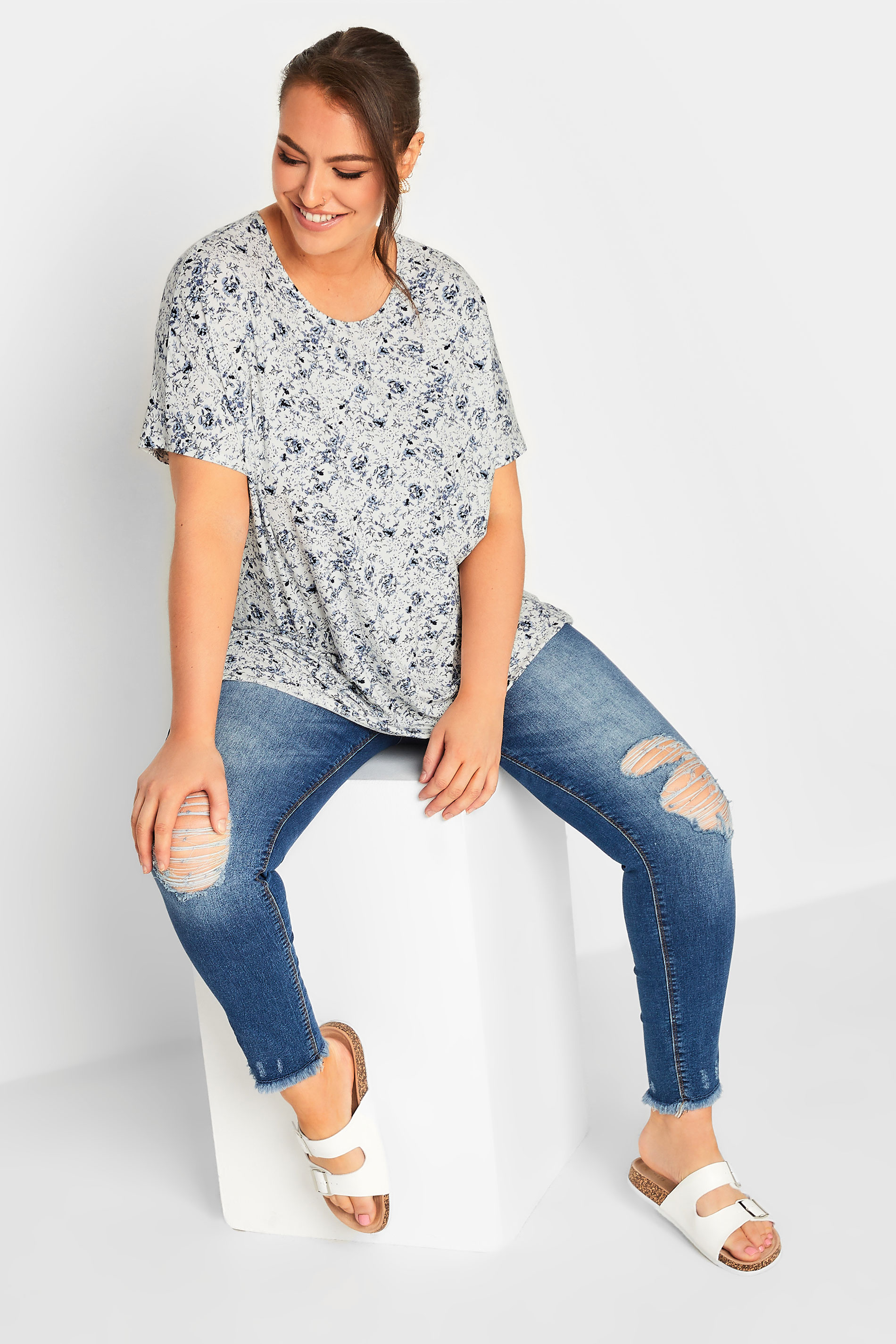 YOURS Plus Size Blue Floral Round Neck Top | Yours Clothing 2