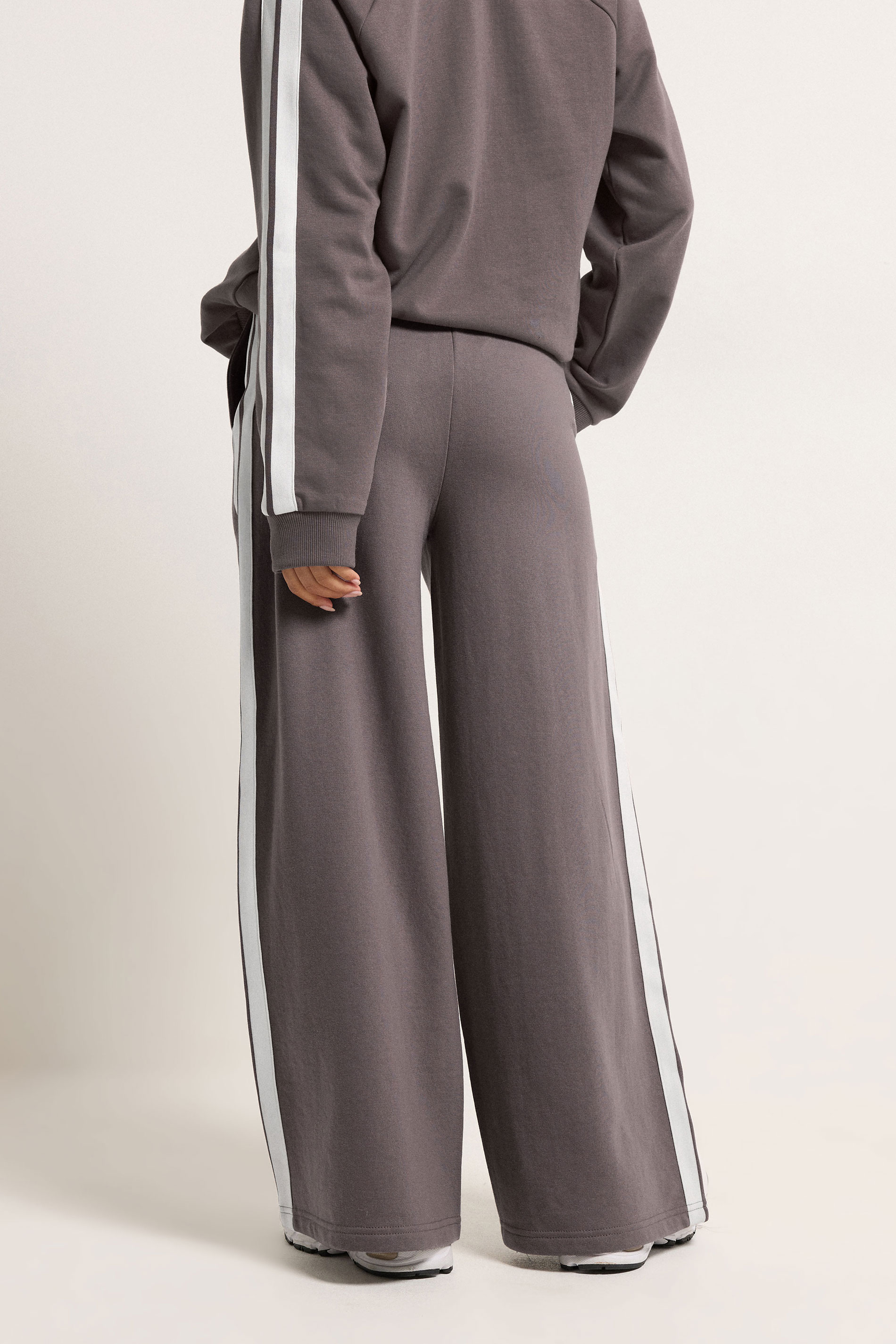 PixieGirl Petite Women's Set Purple Stripe Quarter Zip Sweatshirt & Wide Leg Joggers | PixieGirl 6