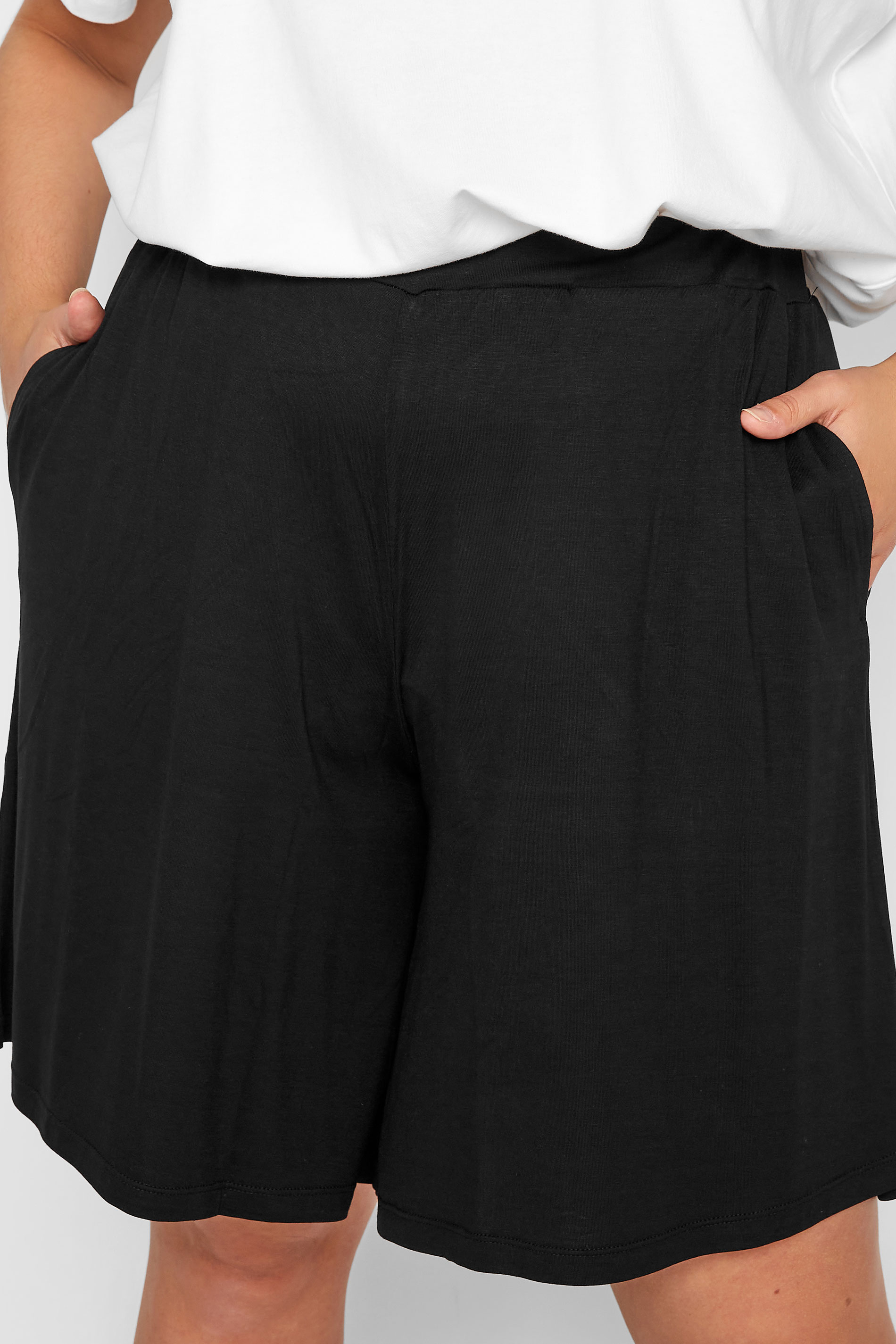 Black Jersey Pull On Shorts | Sizes 16 to 36 | Yours Clothing 3