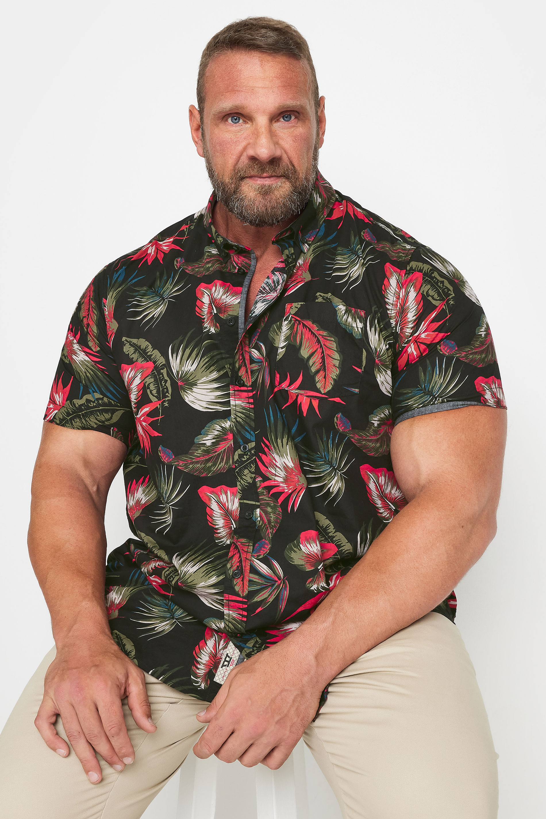 D555 Big & Tall Black Hawaiian Print Short Sleeve Shirt | BadRhino 1