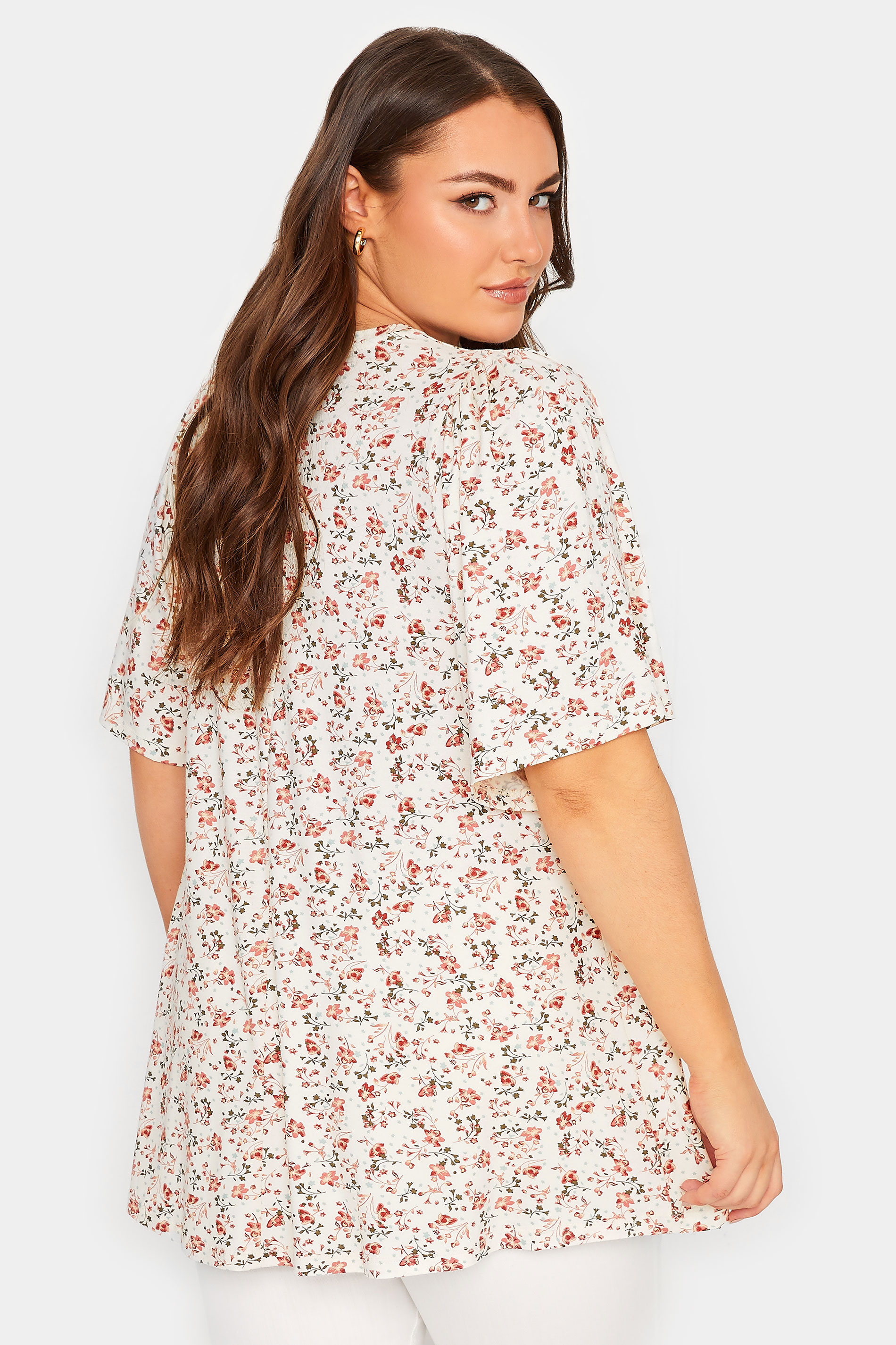 YOURS Plus Size White Floral Pleat Front Swing Top | Yours Clothing 3