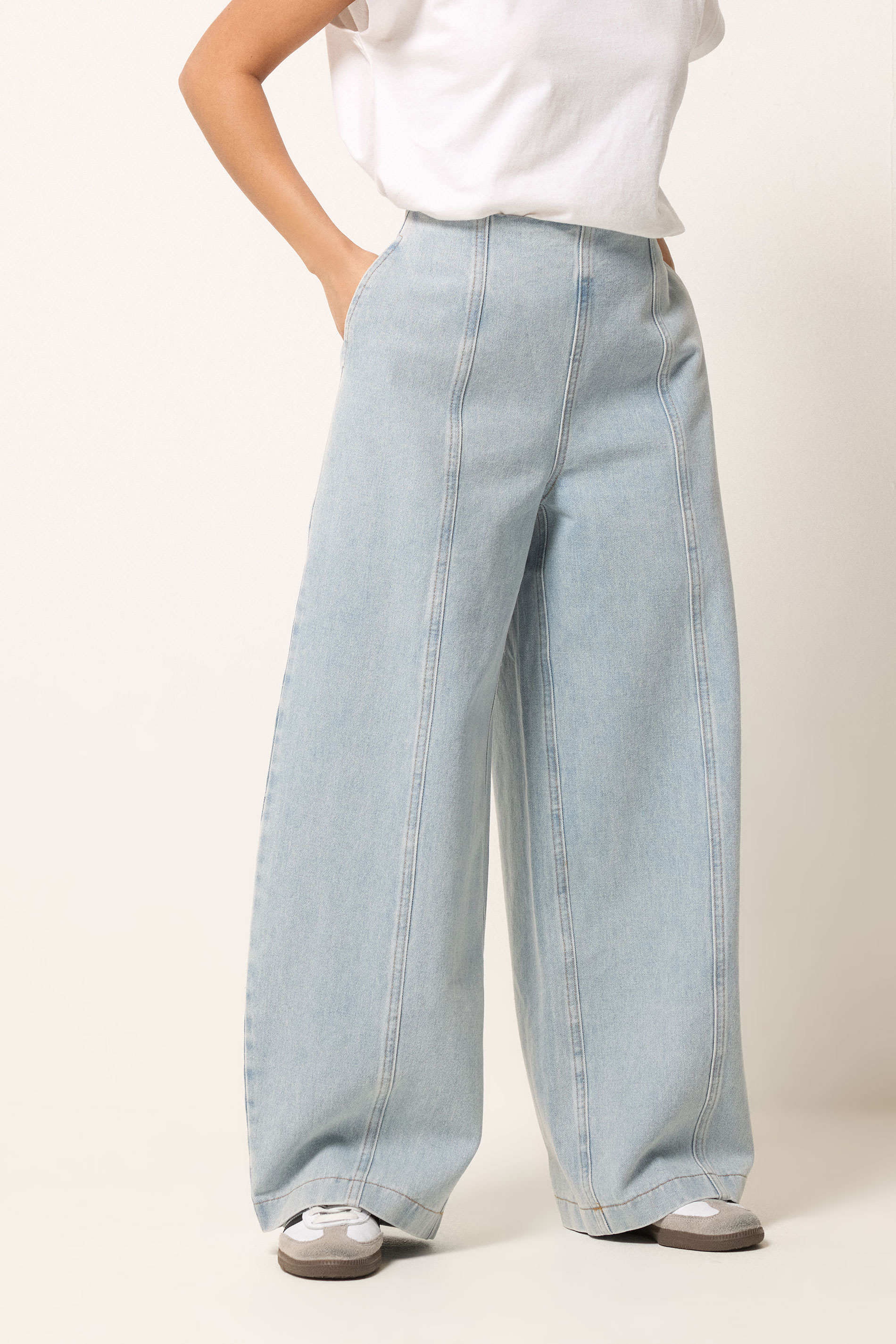 PixieGirl Petite Women's Light Blue Seam Front Balloon Jeans | PixieGirl 2
