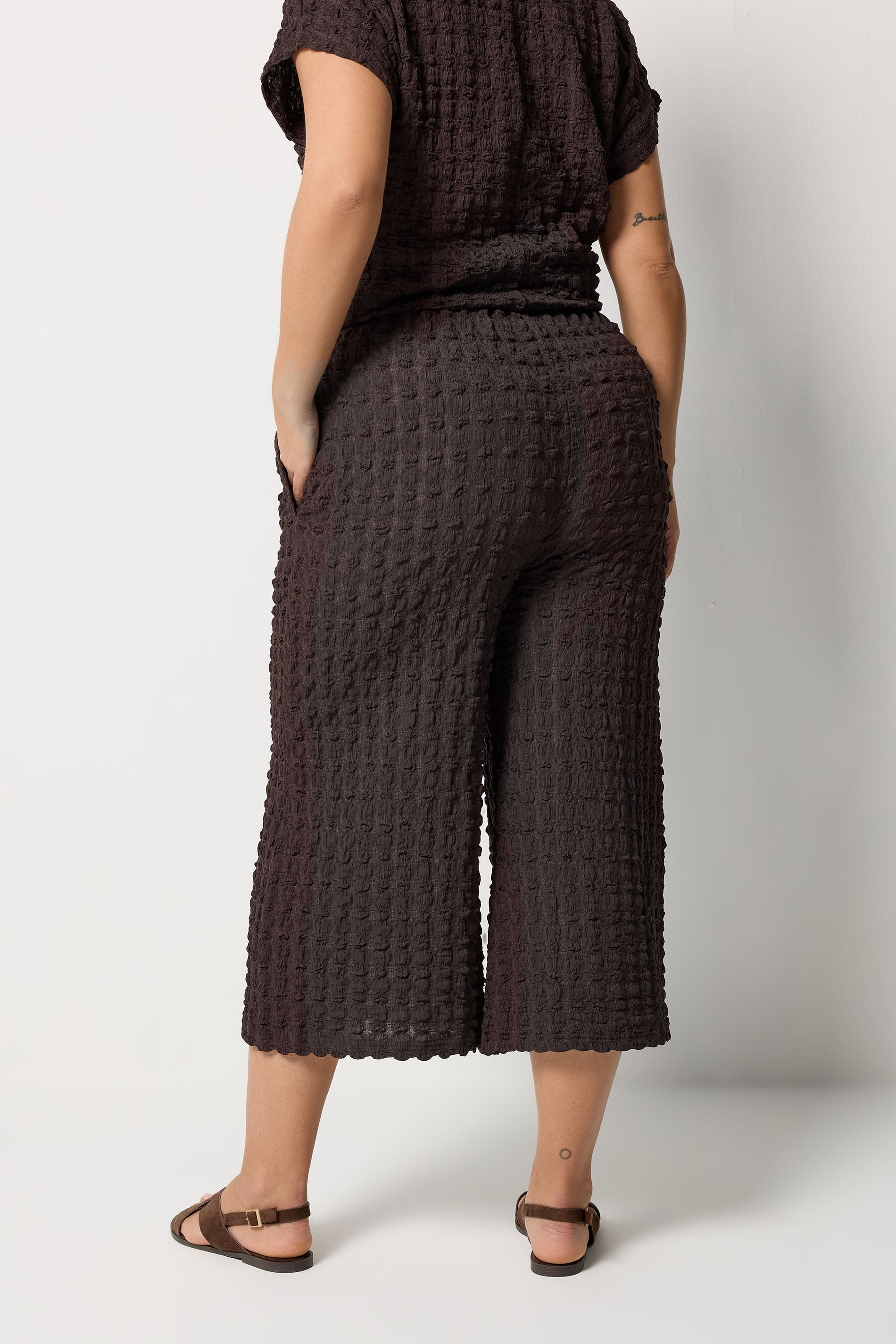 YOURS Curve Brown Bubble Textured Cropped Trousers 2