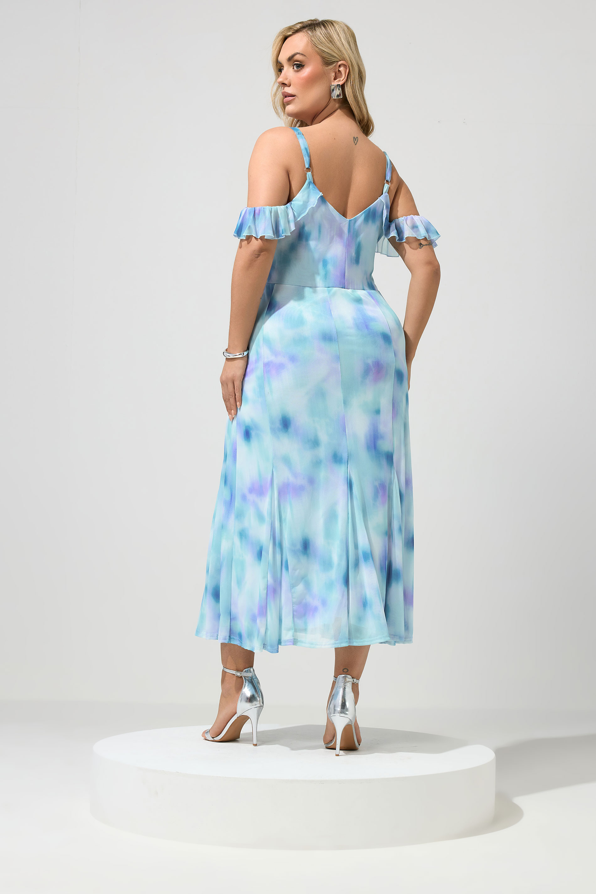 YOURS LONDON Plus Size Blue Abstract Colder Shoulder Dress | Yours Clothing 2