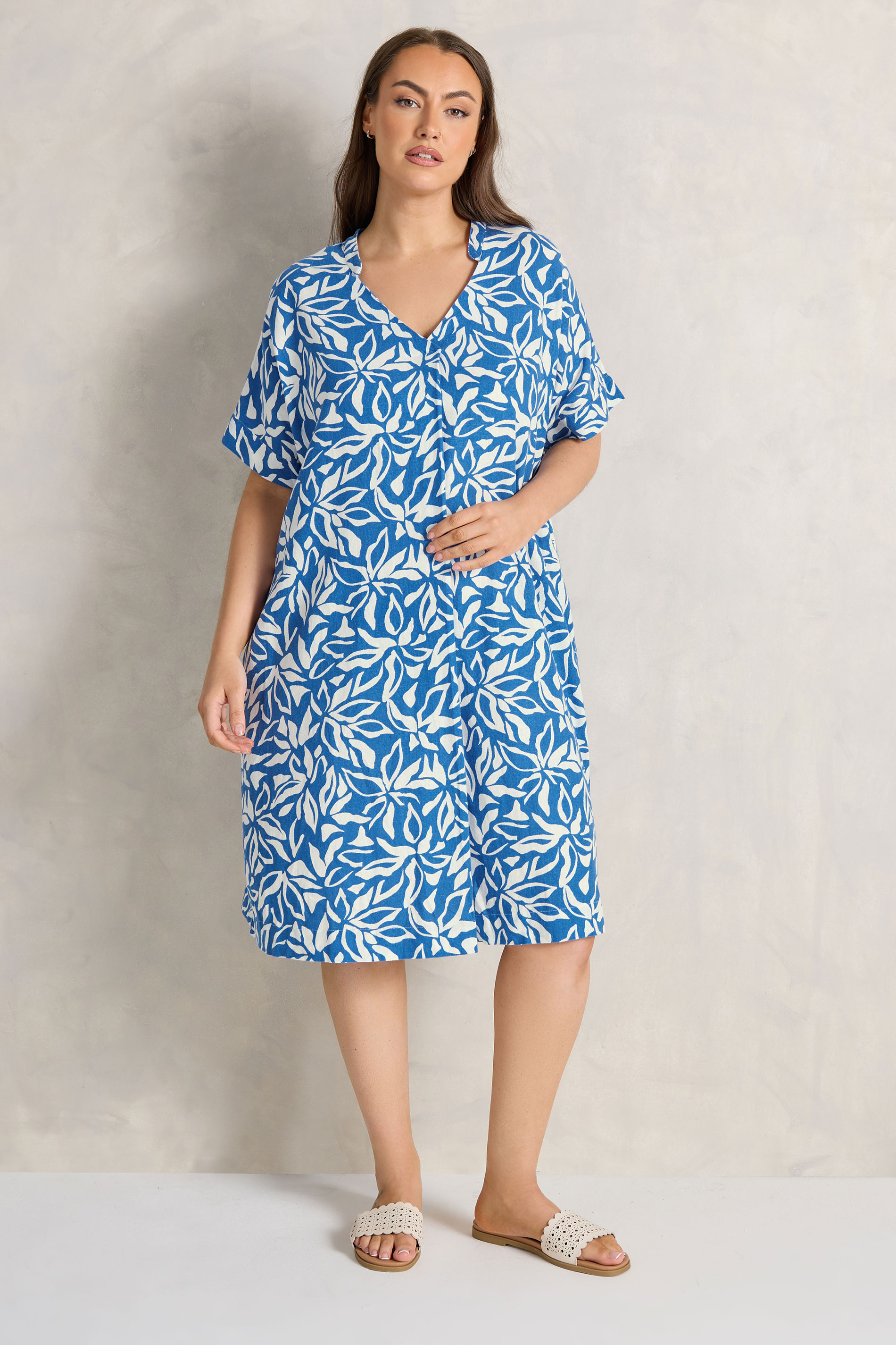 EVANS Plus Size Blue Premium Linen Leaf Print Shift Dress | Evans 2