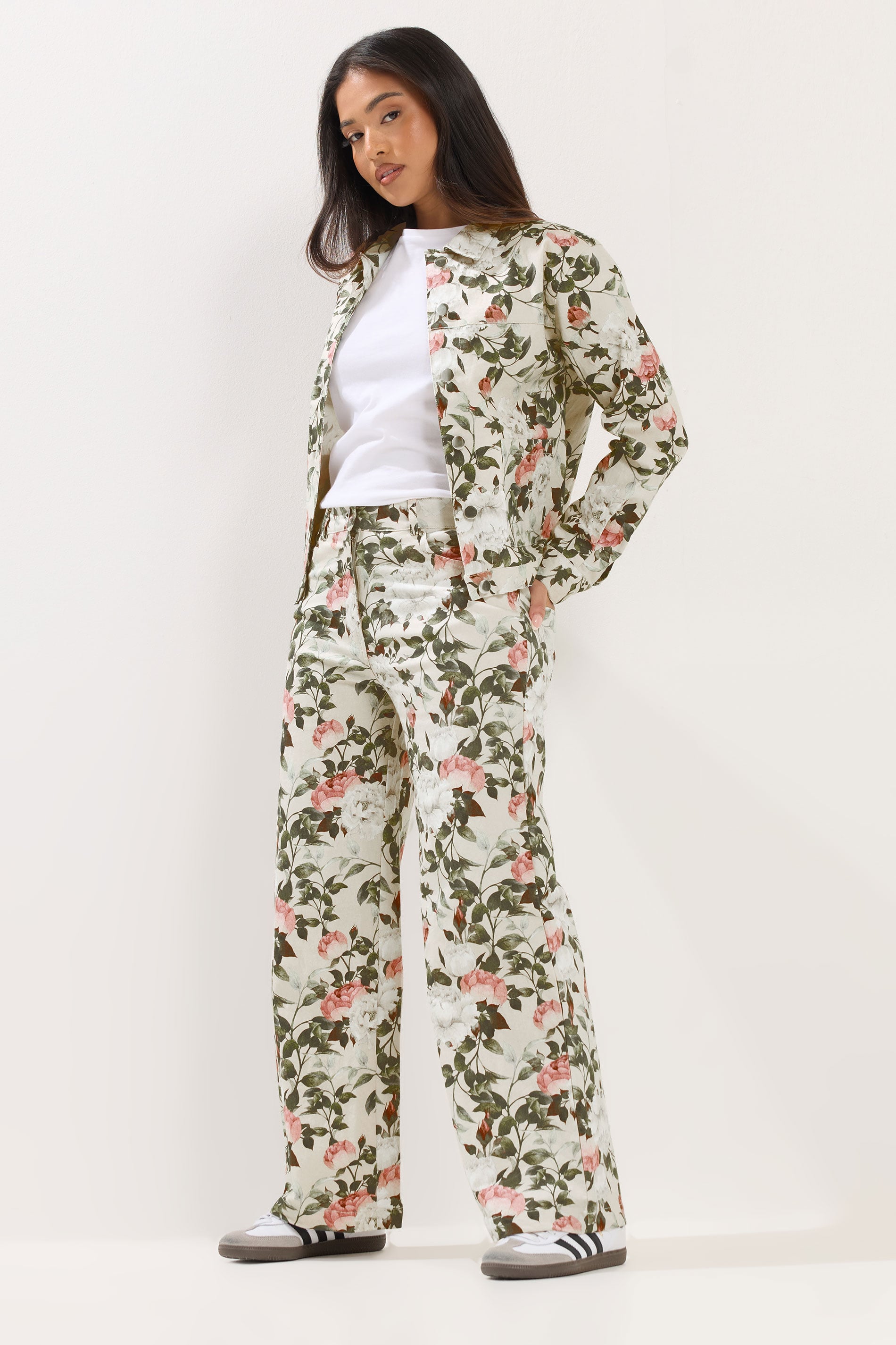 PixieGirl Petite Women's Cream Floral Wide Leg Jeans | PixieGirl 5