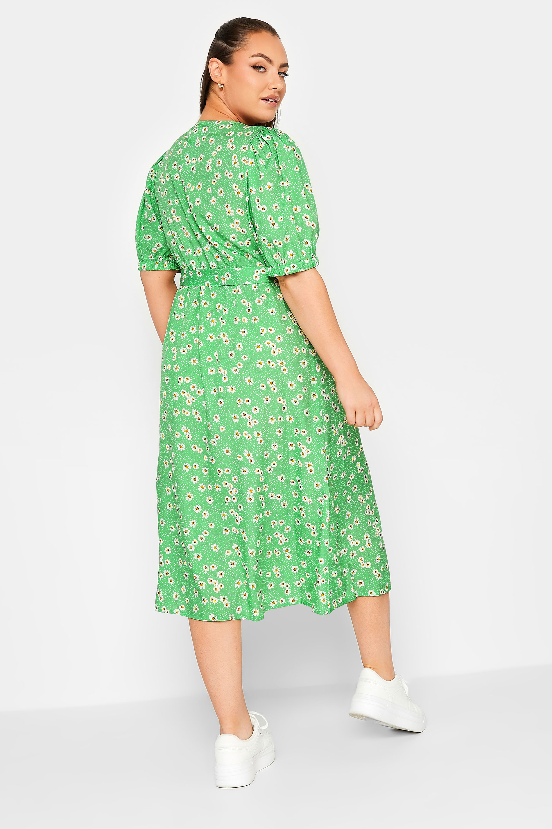 LIMITED COLLECTION Curve Green Sweetheart Neckline Floral Print Tea Dress | Yours Clothing 3