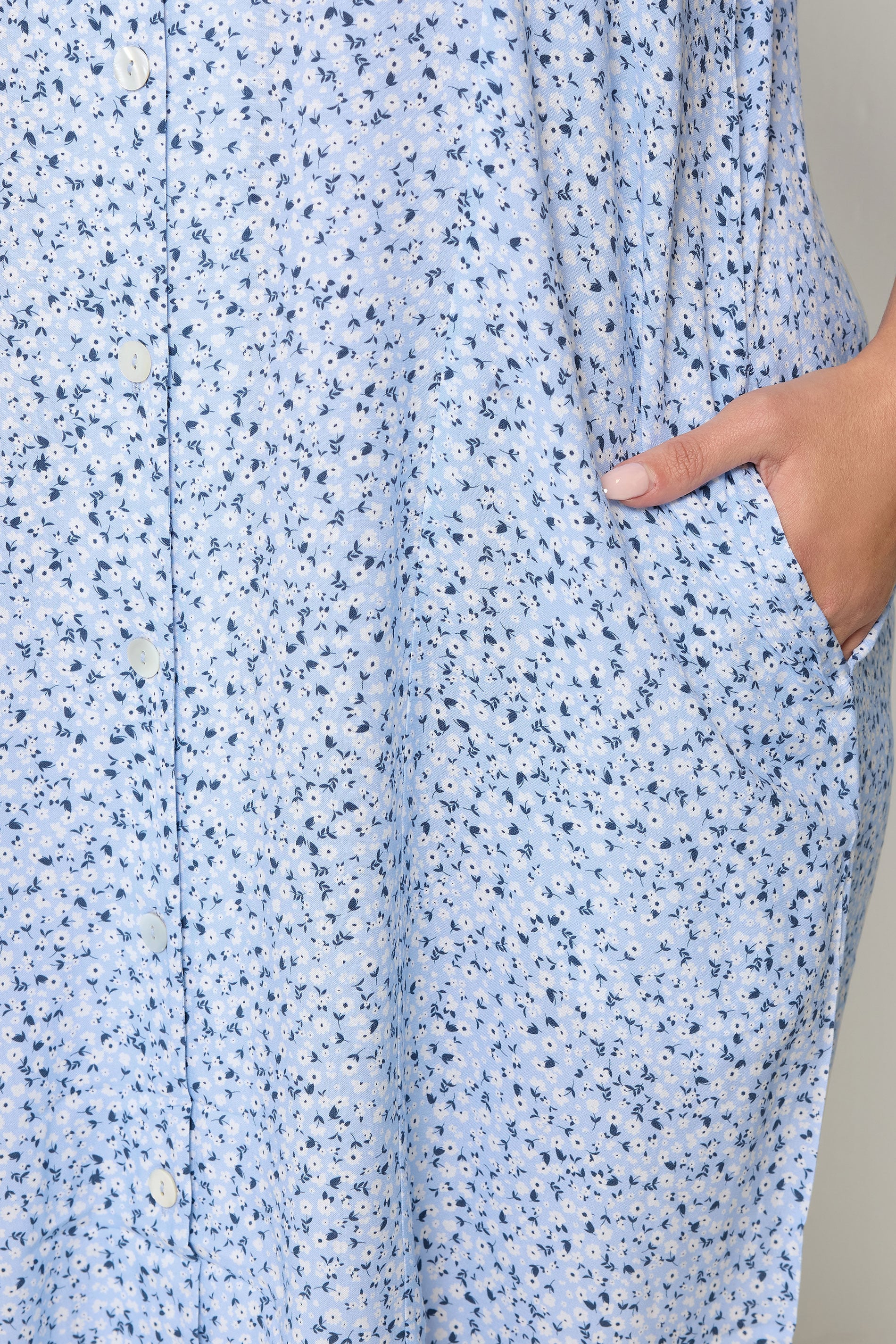 YOURS Plus Size Blue Ditsy Floral Button Through Tunic Dress | Yours Clothing 4