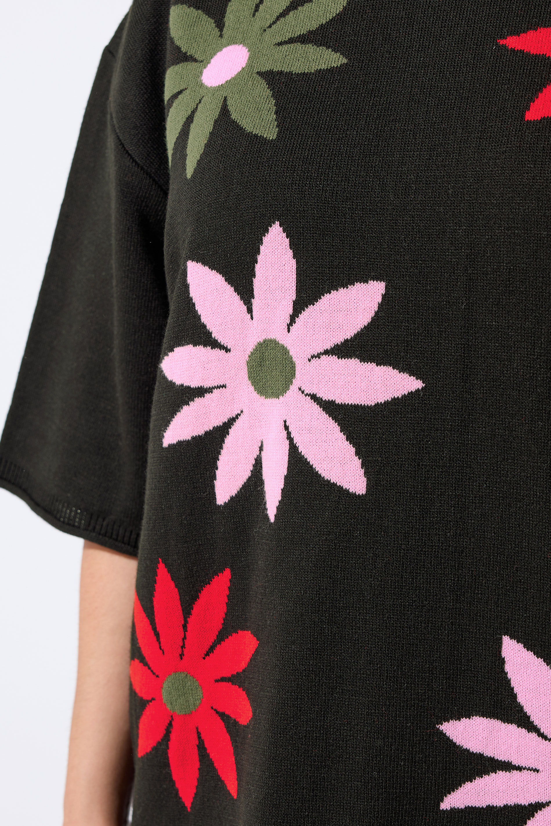 LIMITED COLLECTION Plus Size Black Floral Knitted Boxy T-Shirt 4