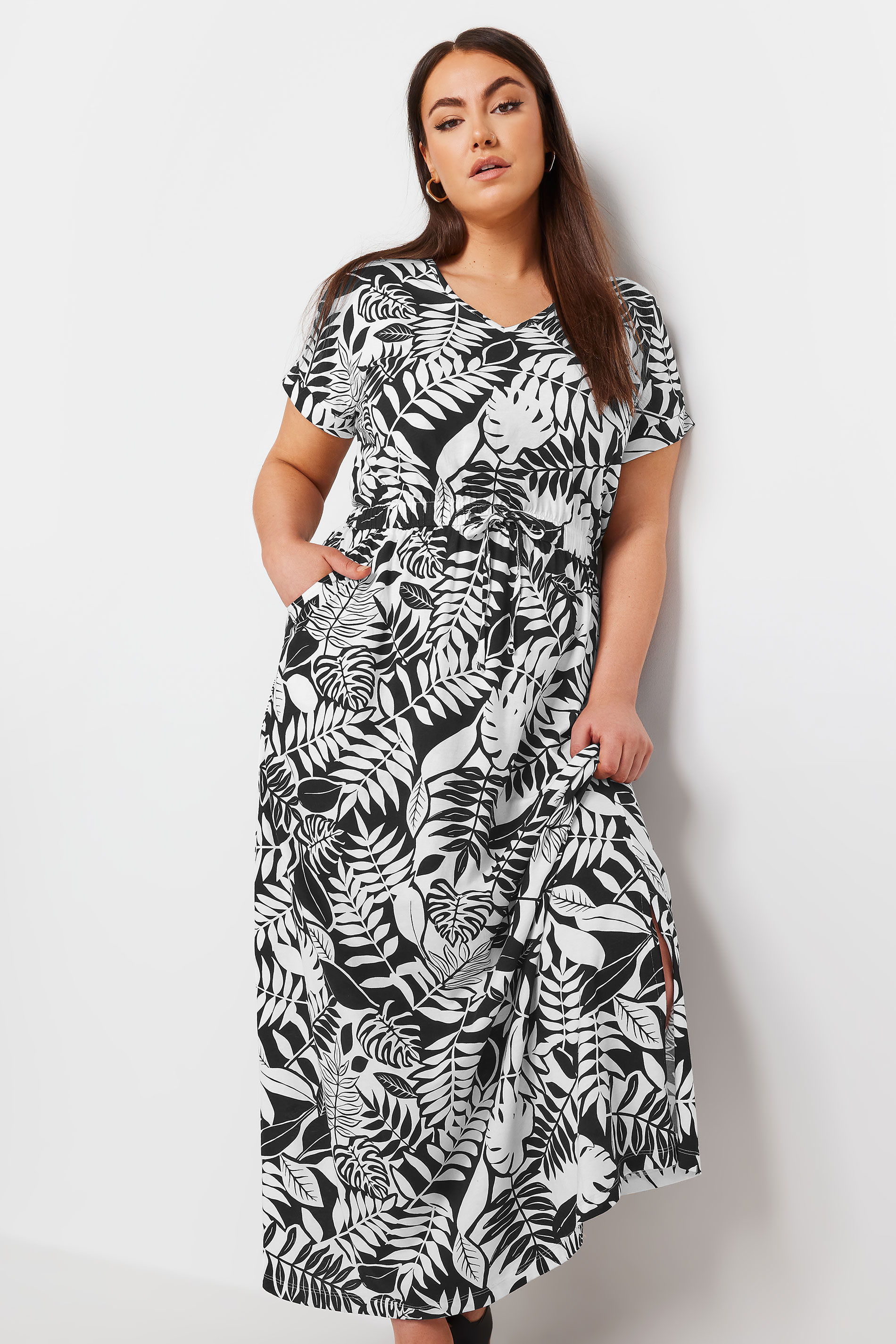 YOURS Plus Size Black Tropical Print Maxi Dress | Yours Clothing 2