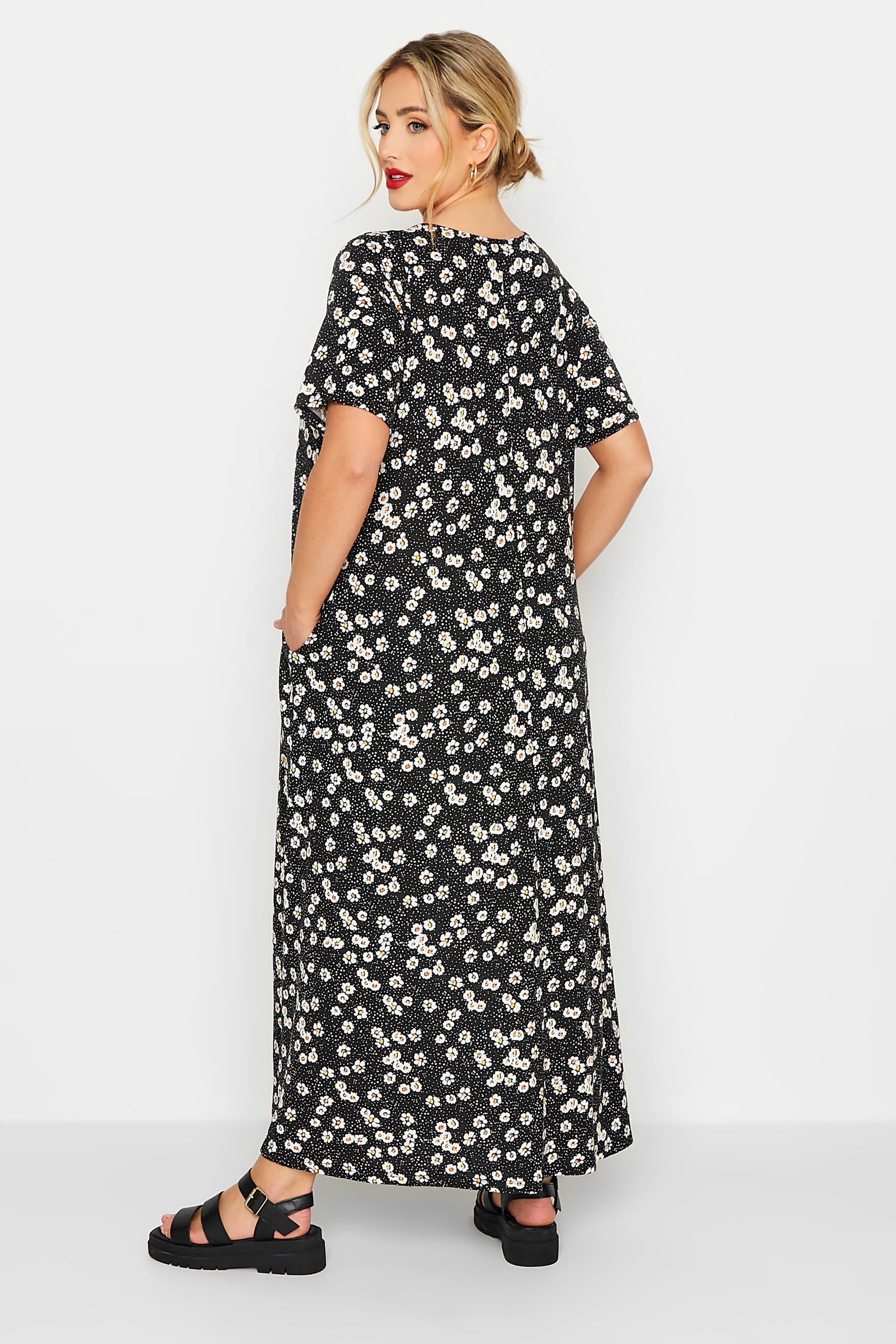 YOURS Plus Size Black Pleat Front Daisy Maxi Dress | Yours Clothing 3