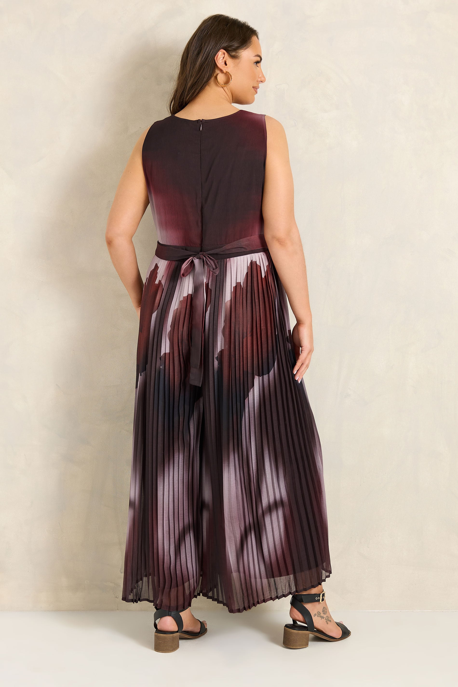 EVANS Plus Size Dark Red Abstract Print Pleated Jumpsuit | Evans 2