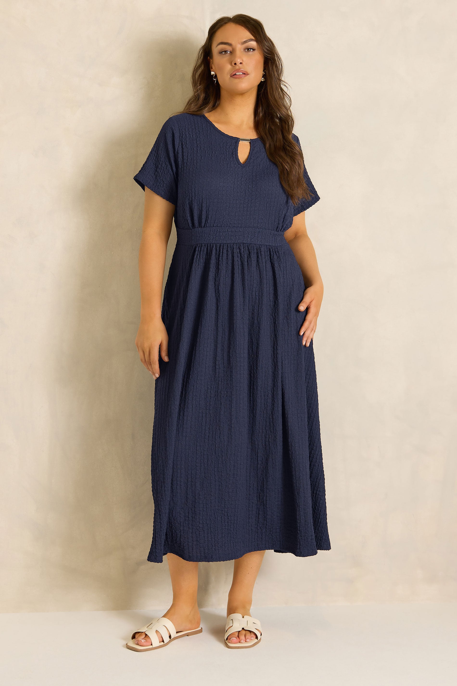 EVANS Plus Size Navy Blue Keyhole Textured Maxi Dress | Evans 3