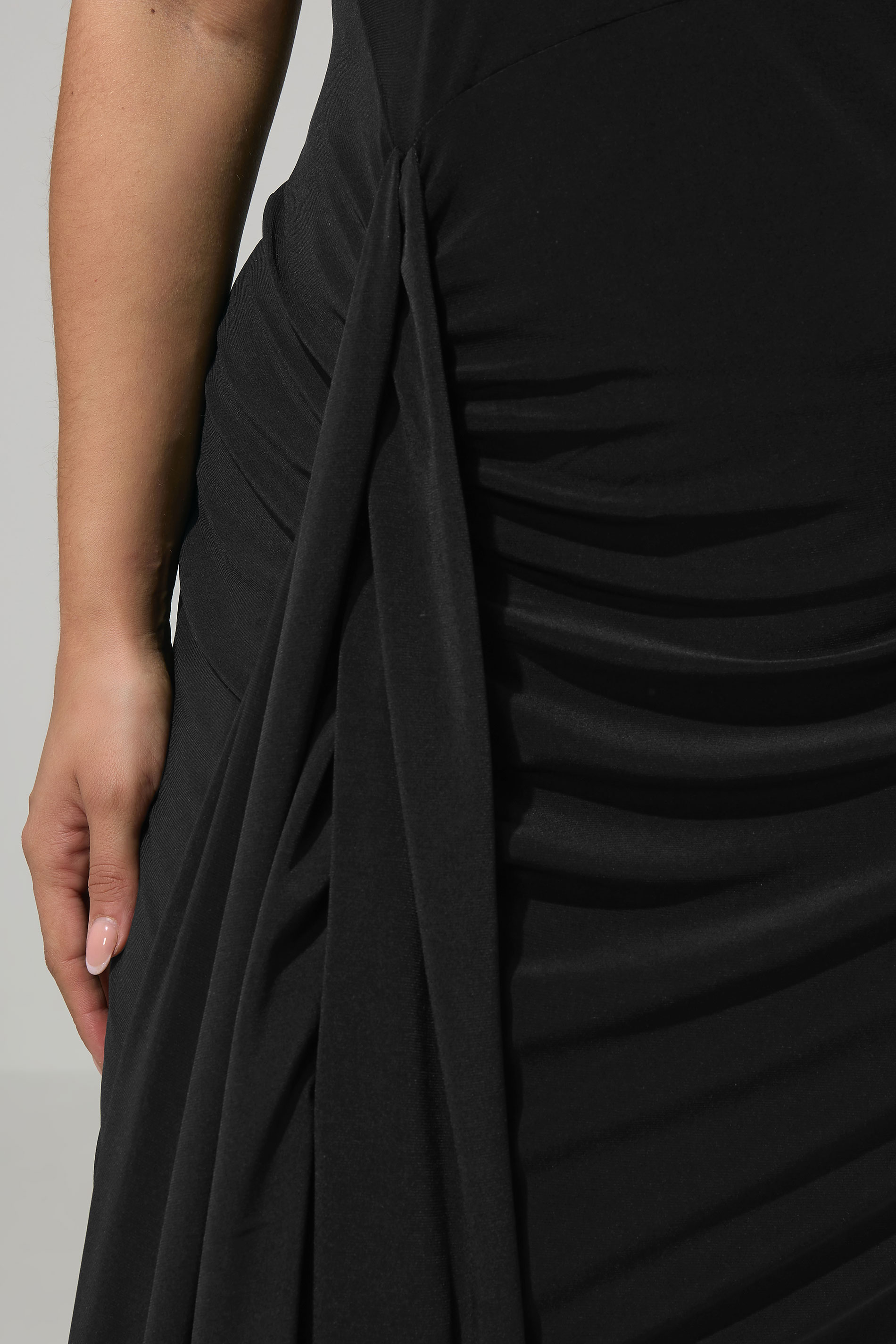 YOURS LONDON Plus Size Black Gather Detail Dress | Yours Clothing 4