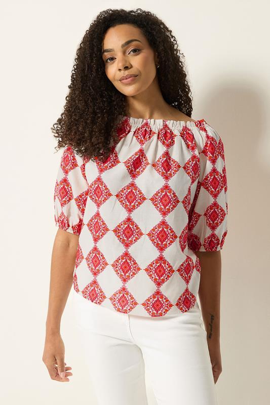  M&Co Ivory White Abstract Tile Print Top