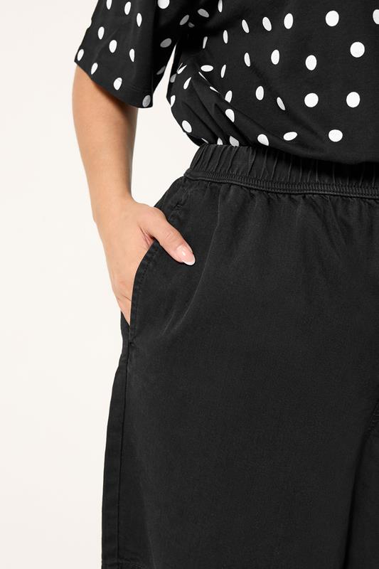 YOURS Plus Size Blacked Washed Denim Shorts | Yours Clothing 4