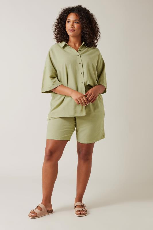 EVANS Plus Size Khaki Green Linen Shorts | Evans 2