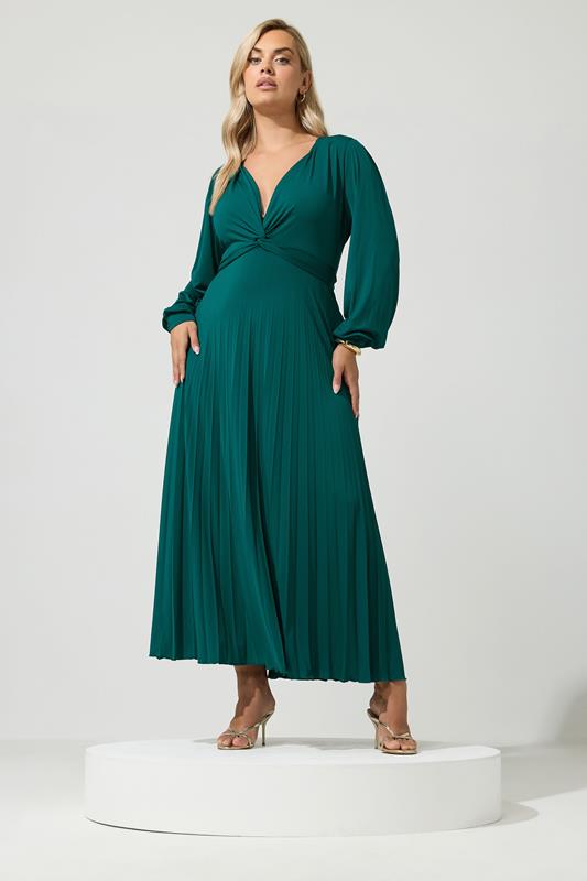 summer wedding midi dresses Elegant Women's Dress with Halter Neck and Open Back for W – Marlovale Whether you are attending Callaway Golf Dress Shoes. Color:Sage and Champagne Bouquet updatepre